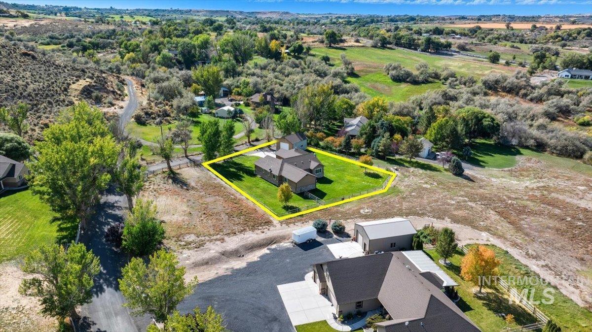 4477 Silver Lakes Ct, Buhl, Idaho 83316, 3 Bedrooms, 2.5 Bathrooms, Residential For Sale, Price $665,000, 98964573