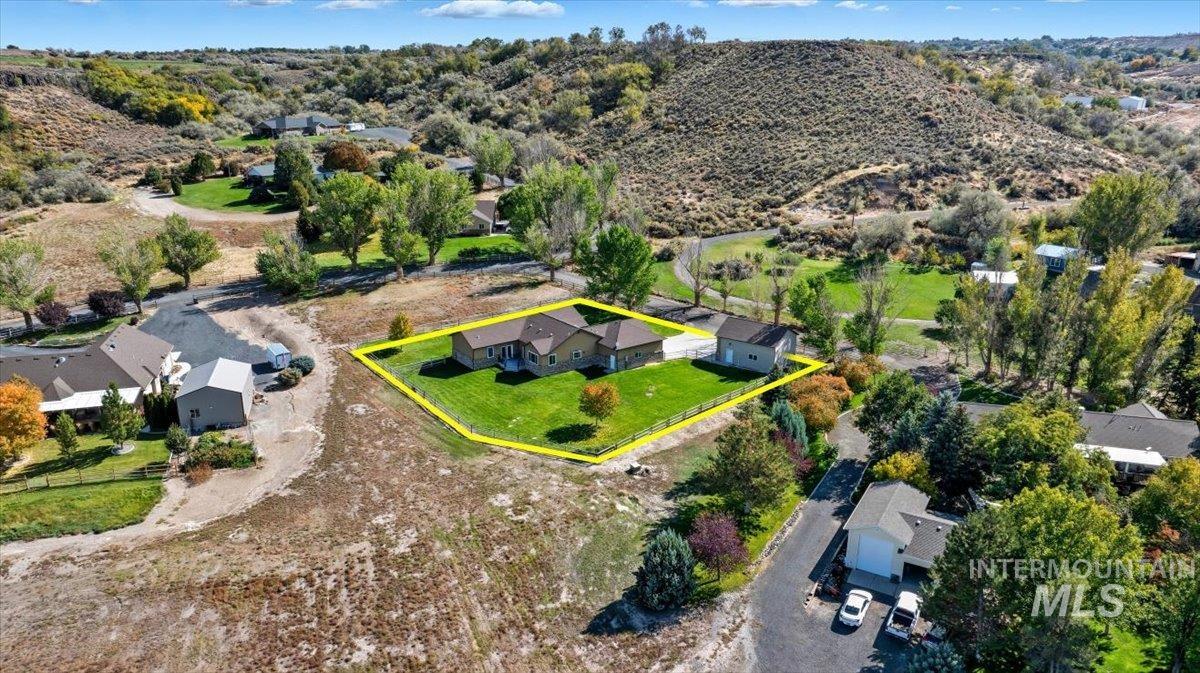 4477 Silver Lakes Ct, Buhl, Idaho 83316, 3 Bedrooms, 2.5 Bathrooms, Residential For Sale, Price $665,000, 98964573
