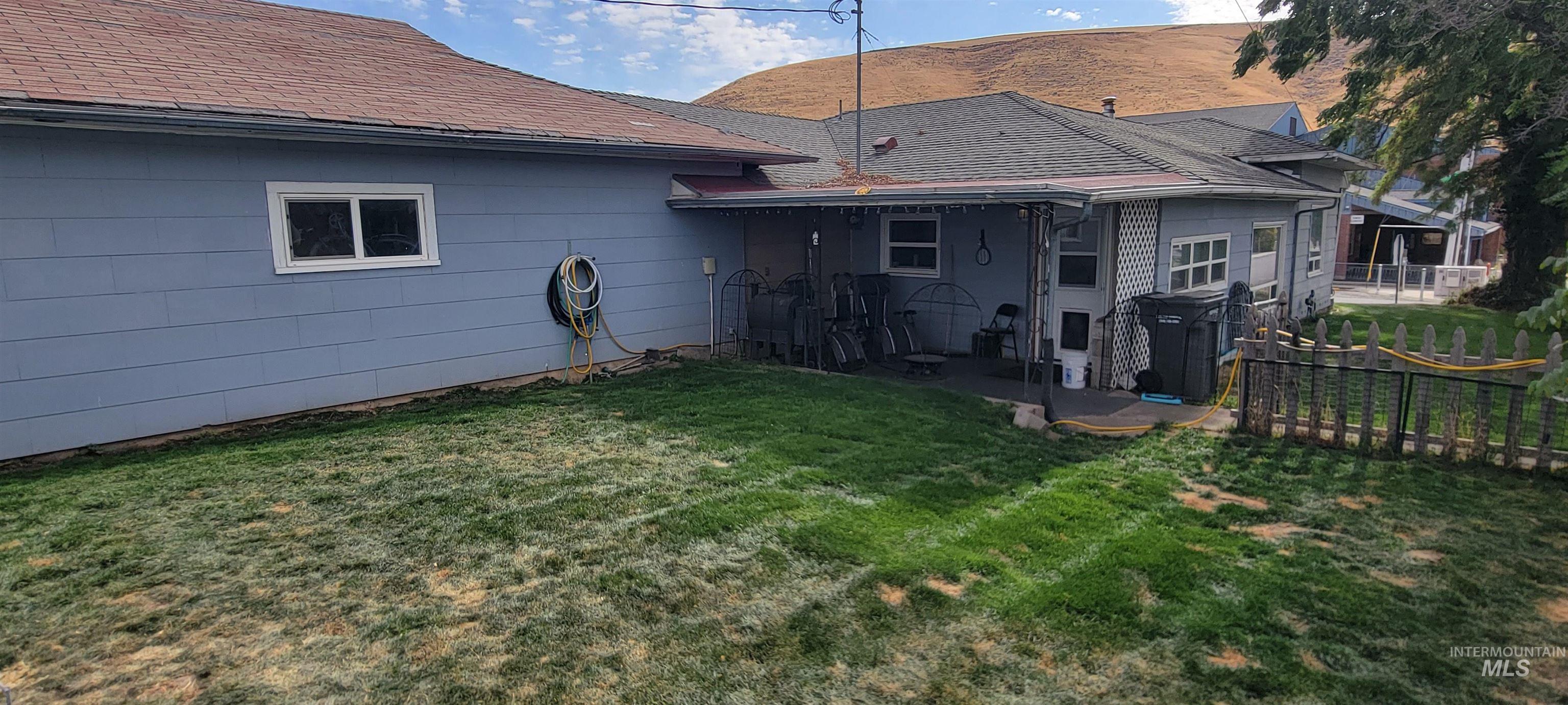 89 10th st, Pomeroy, Washington 99347, 3 Bedrooms, 1.5 Bathrooms, Residential For Sale, Price $259,900, 98964579
