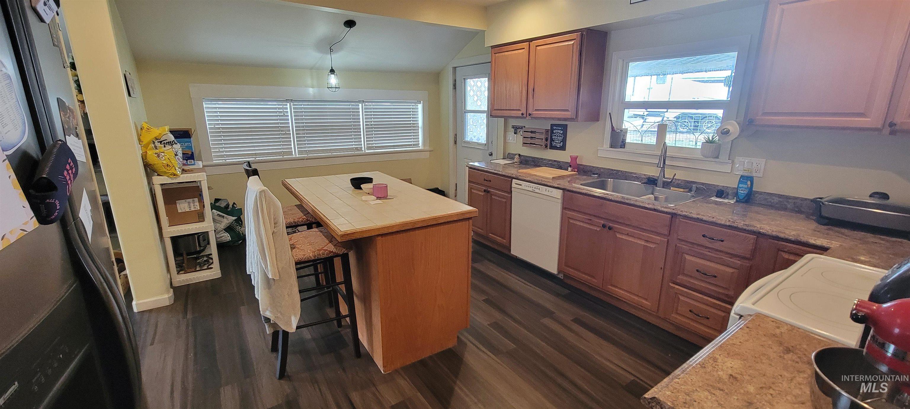 89 10th st, Pomeroy, Washington 99347, 3 Bedrooms, 1.5 Bathrooms, Residential For Sale, Price $259,900, 98964579