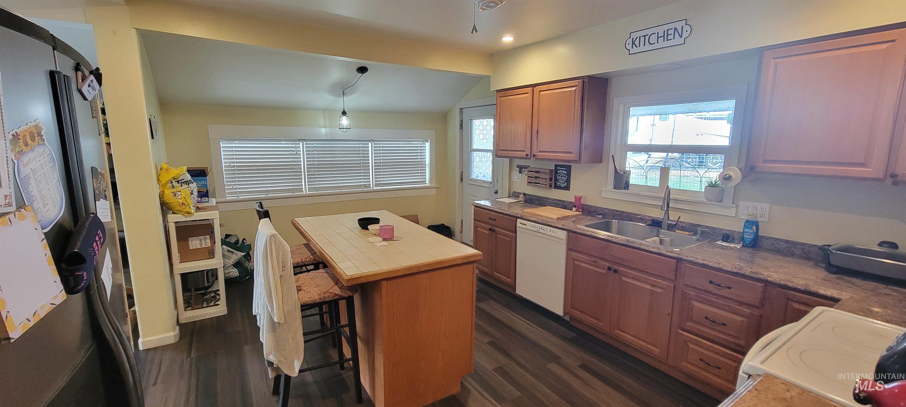 89 10th st, Pomeroy, Washington 99347, 3 Bedrooms, 1.5 Bathrooms, Residential For Sale, Price $259,900, 98964579