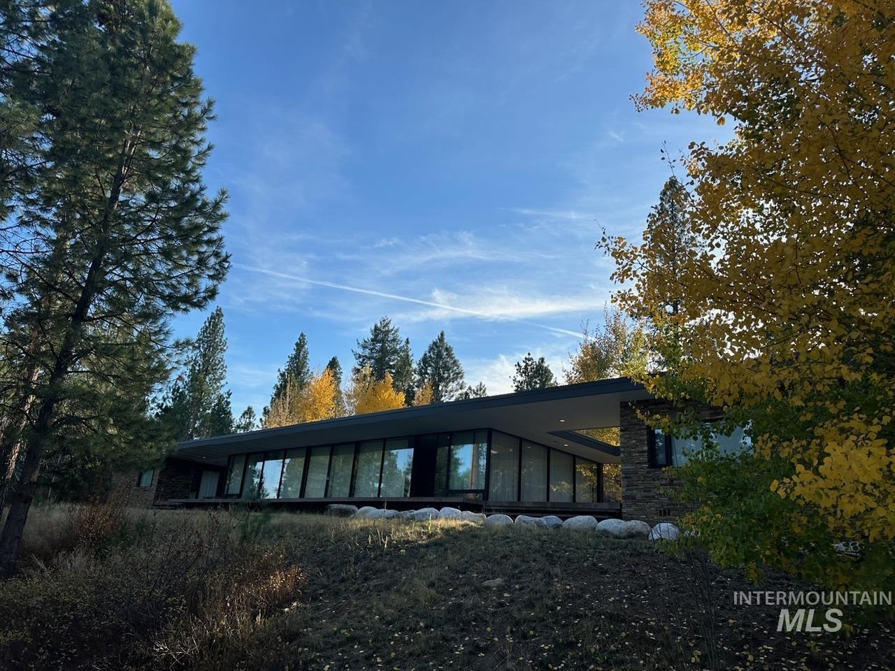 3893 Hogan Road, New Meadows, Idaho 83654, 4 Bedrooms, 4 Bathrooms, Residential For Sale, Price $759,000, 98964584