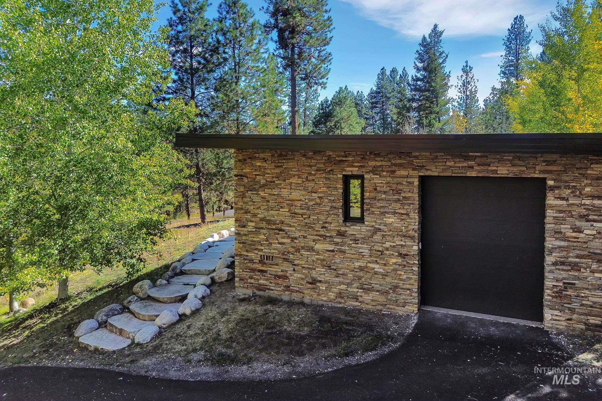 3893 Hogan Road, New Meadows, Idaho 83654, 4 Bedrooms, 4 Bathrooms, Residential For Sale, Price $759,000, 98964584