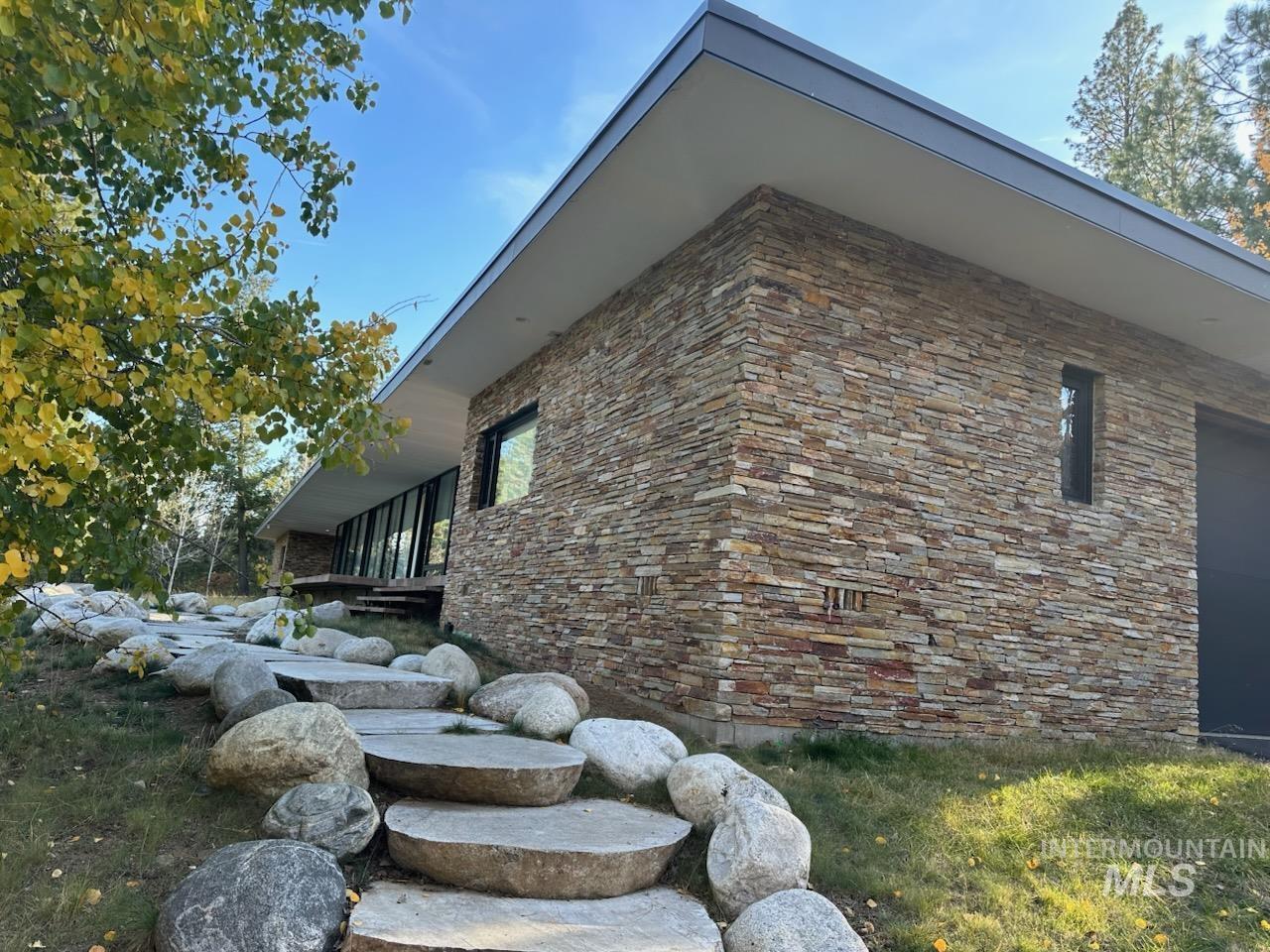 3893 Hogan Road, New Meadows, Idaho 83654, 4 Bedrooms, 4 Bathrooms, Residential For Sale, Price $759,000, 98964584