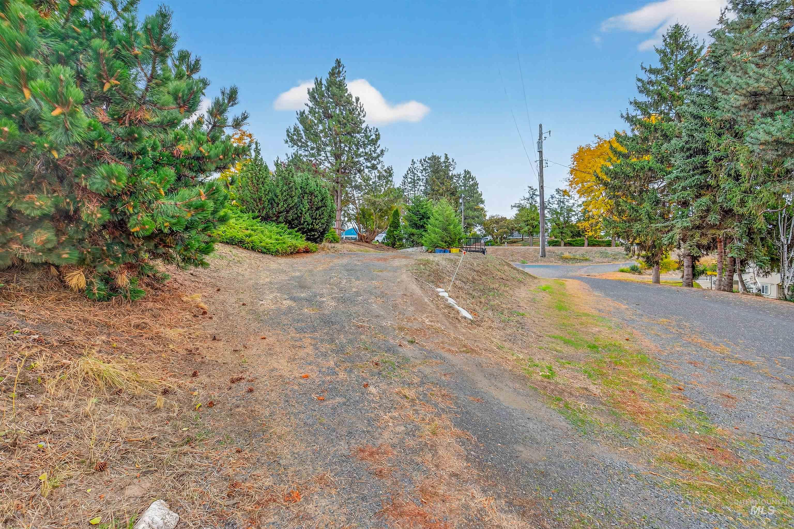 128 E Persimmon St, Genesee, Idaho 83832, 3 Bedrooms, 2 Bathrooms, Residential For Sale, Price $419,000, 98964585