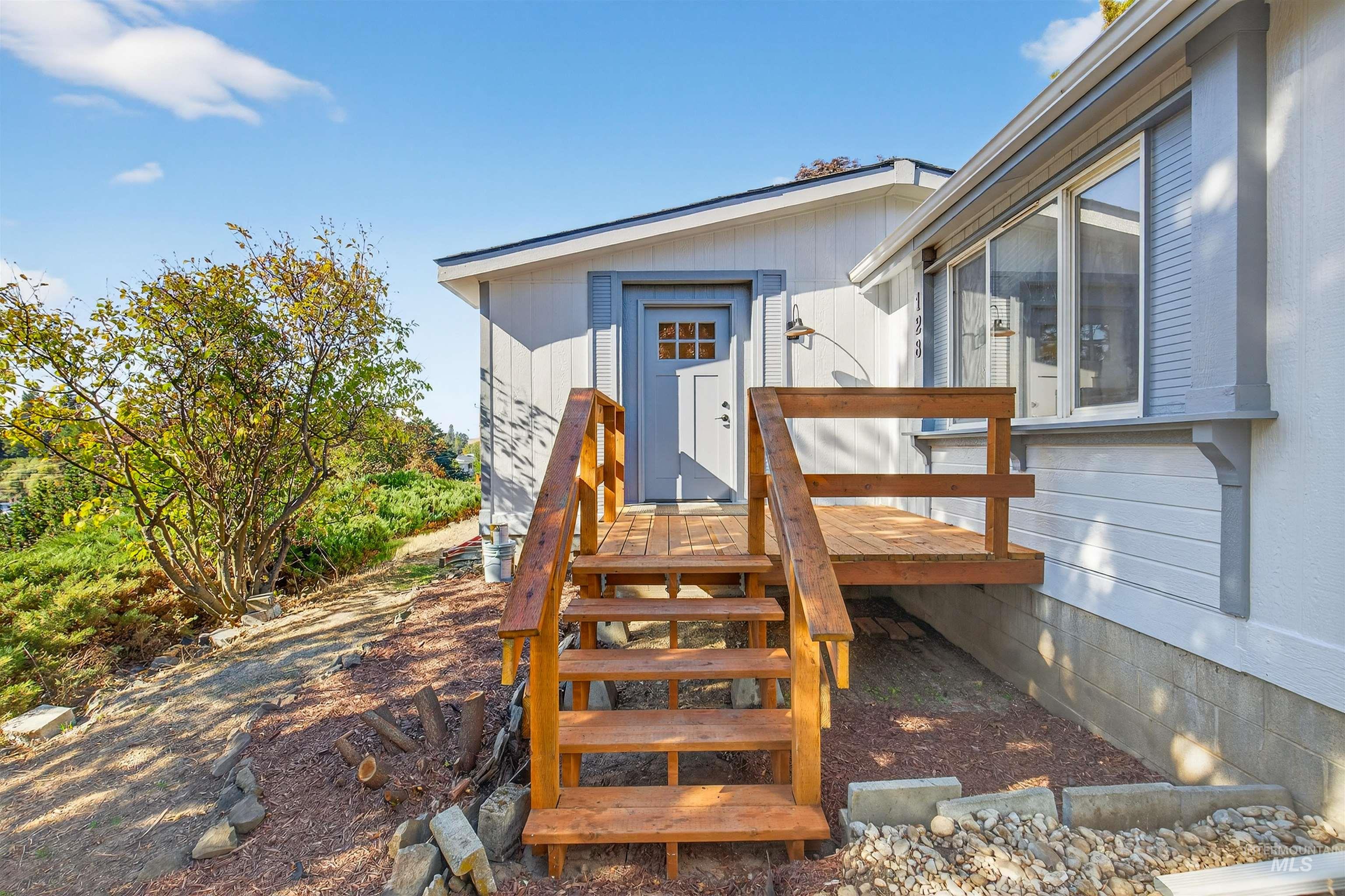 128 E Persimmon St, Genesee, Idaho 83832, 3 Bedrooms, 2 Bathrooms, Residential For Sale, Price $419,000, 98964585