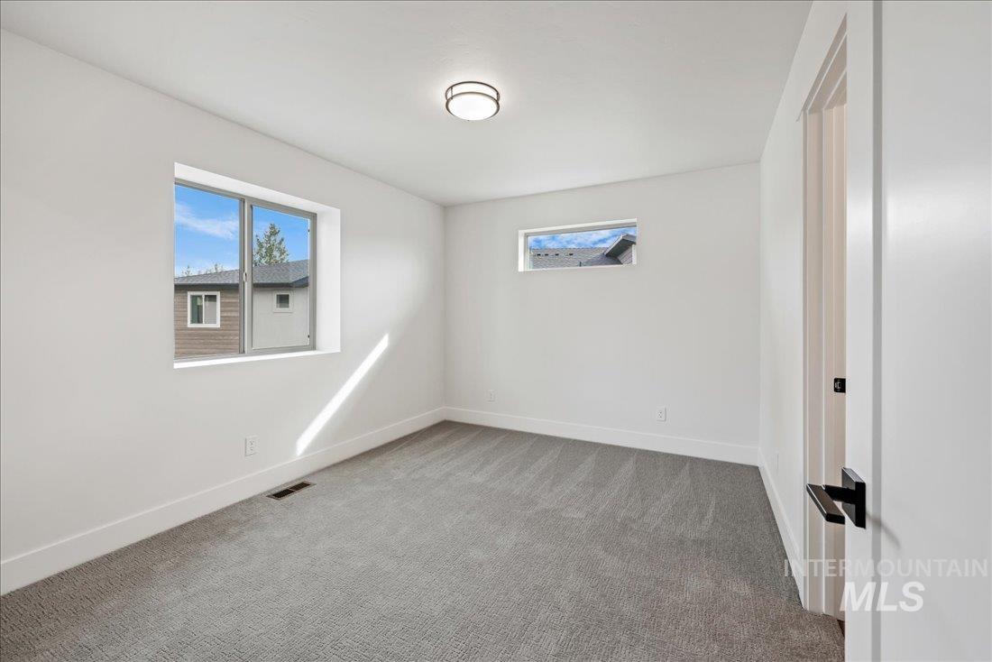 1715 S Rock View Ln, Boise, Idaho 83705, 3 Bedrooms, 3.5 Bathrooms, Residential Income For Sale, Price $499,880, 98964589