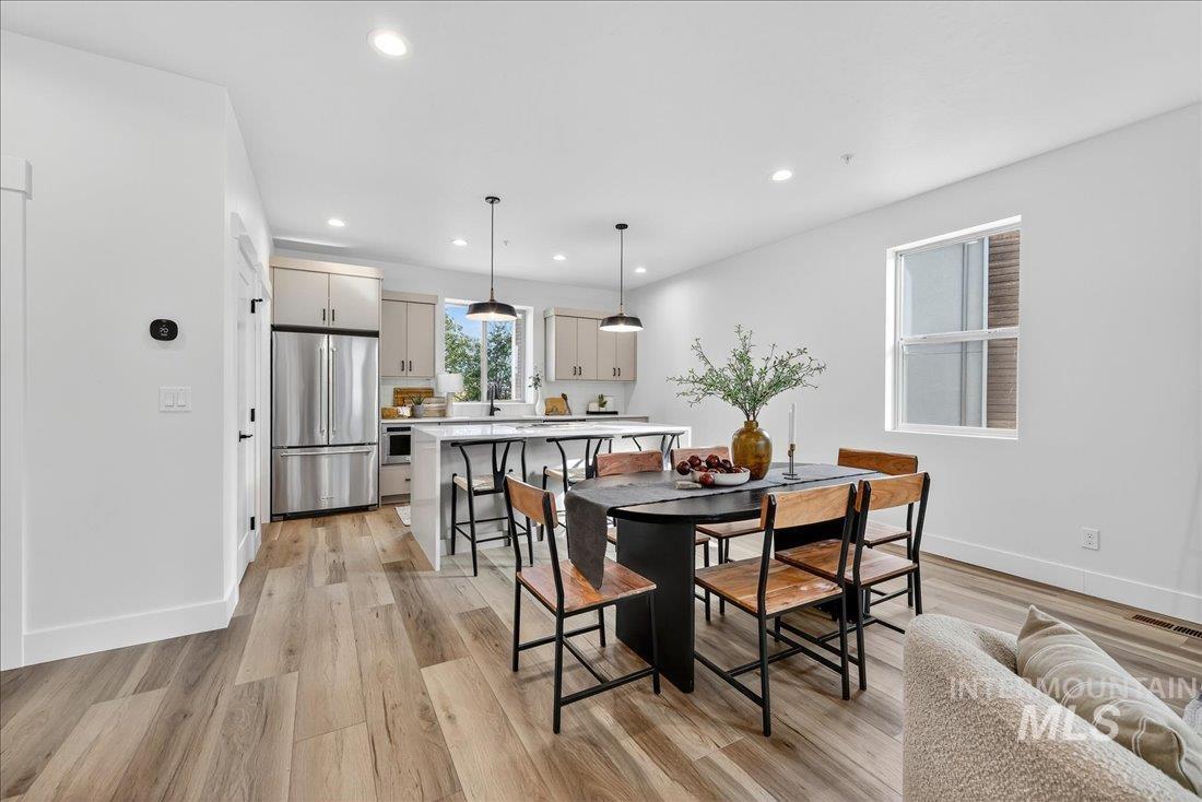 1715 S Rock View Ln, Boise, Idaho 83705, 3 Bedrooms, 3.5 Bathrooms, Residential Income For Sale, Price $499,880, 98964589