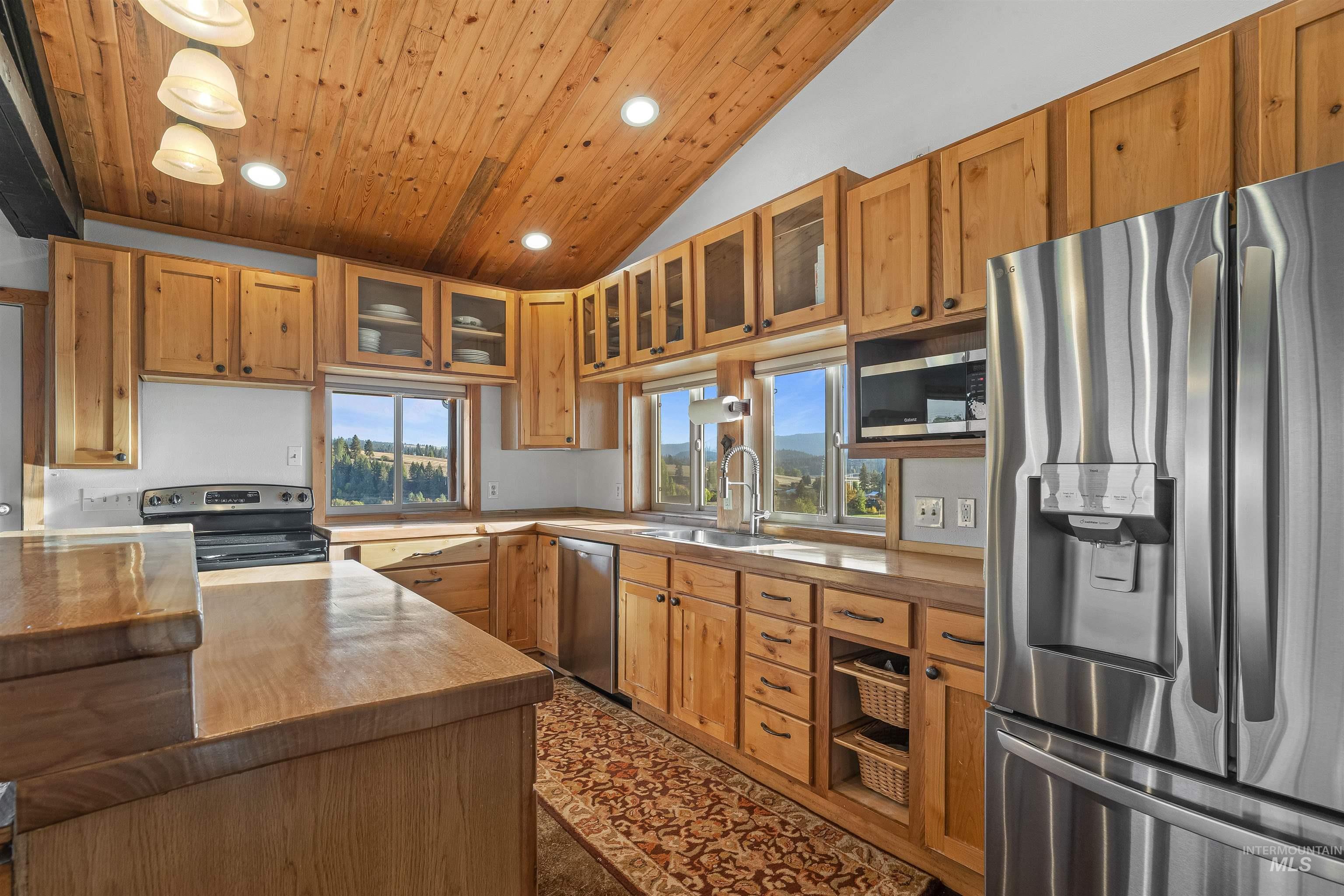 1028 Gold Hill Rd, Princeton, Idaho 83857, 3 Bedrooms, 2 Bathrooms, Residential For Sale, Price $678,000, 98964590