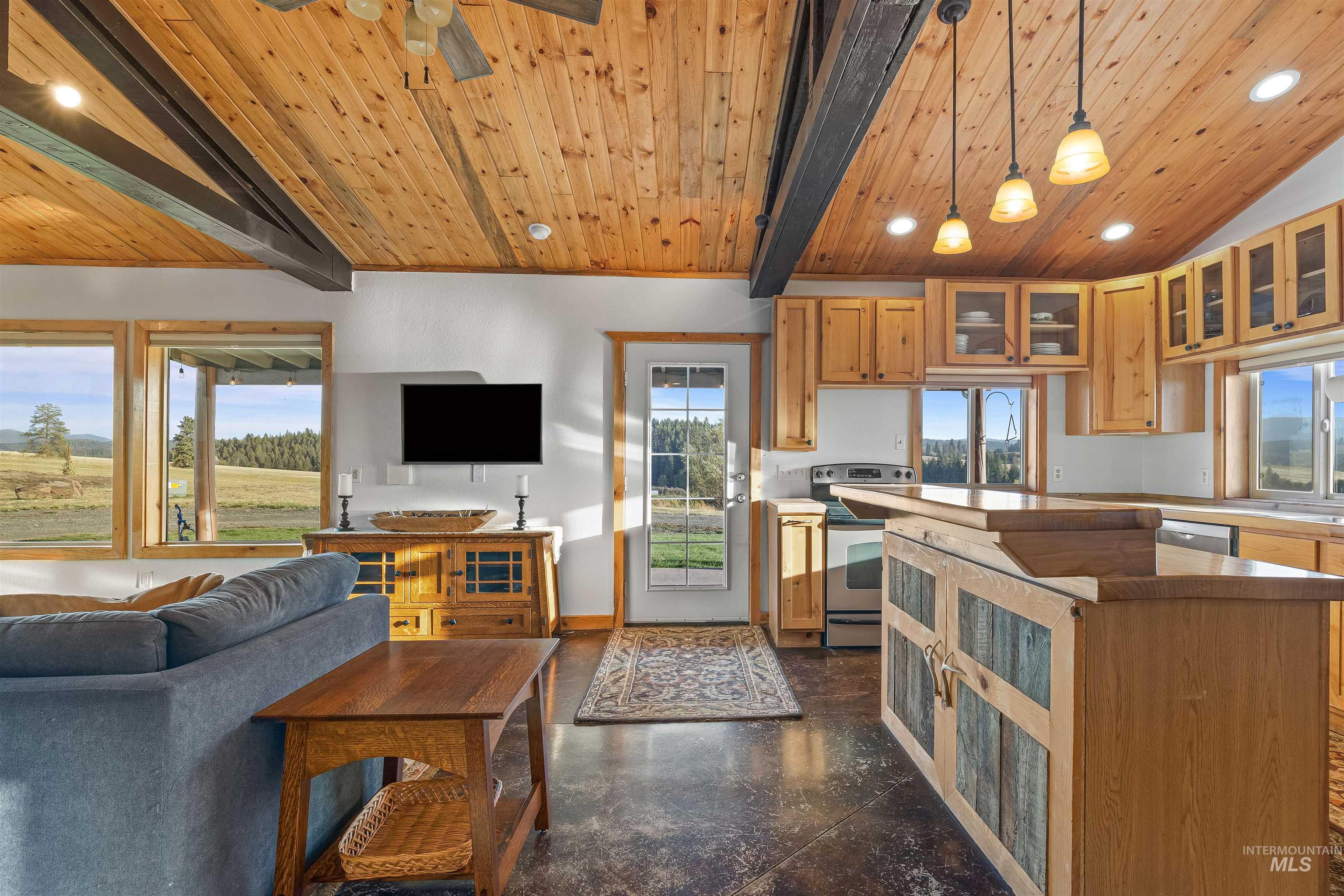 1028 Gold Hill Rd, Princeton, Idaho 83857, 3 Bedrooms, 2 Bathrooms, Residential For Sale, Price $678,000, 98964590