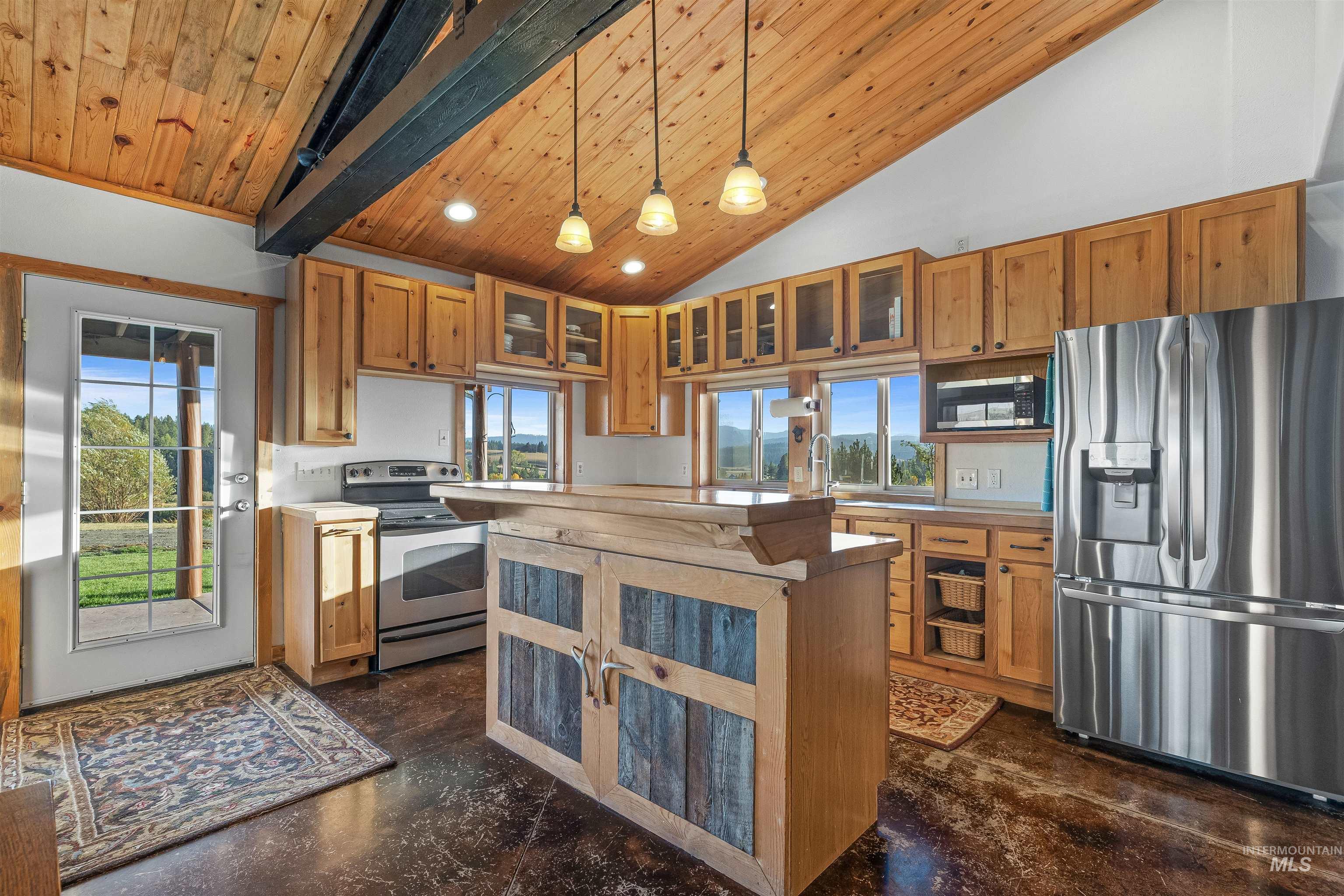 1028 Gold Hill Rd, Princeton, Idaho 83857, 3 Bedrooms, 2 Bathrooms, Residential For Sale, Price $678,000, 98964590