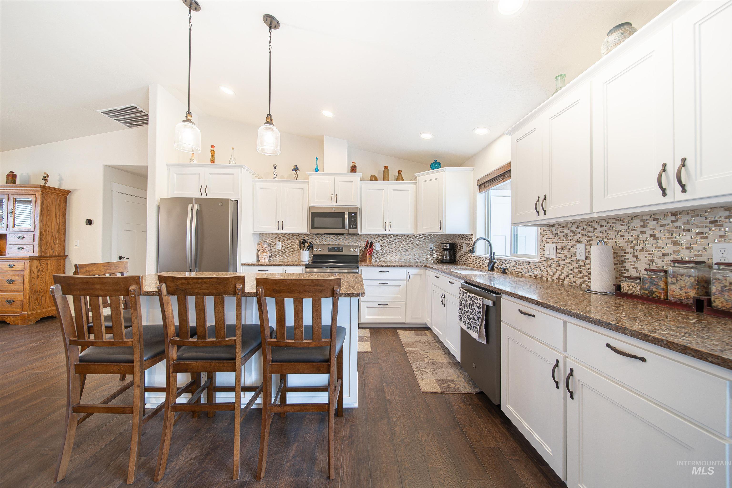 1727 Canyon Crest Way, Lewiston, Idaho 83501, 3 Bedrooms, 2 Bathrooms, Residential For Sale, Price $525,000, 98964597