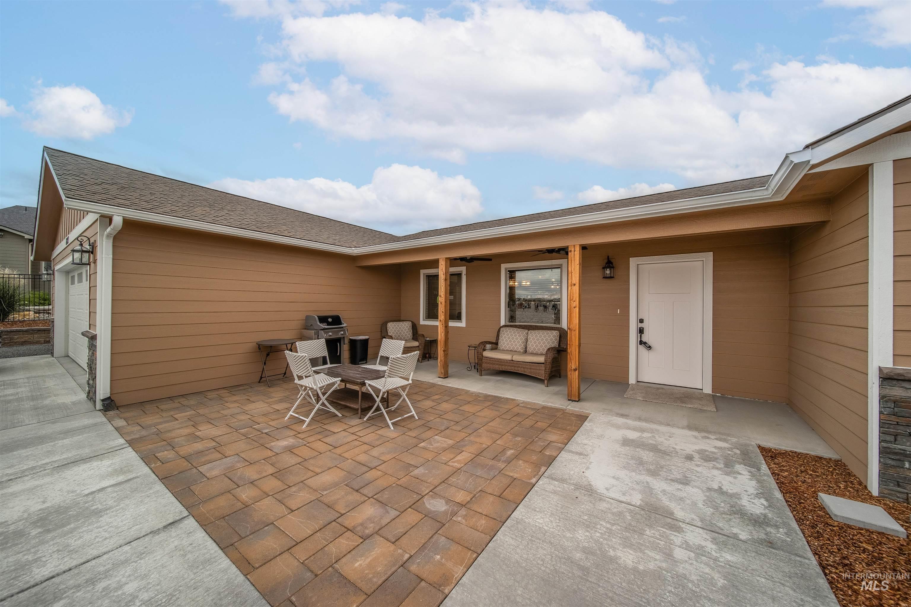 1727 Canyon Crest Way, Lewiston, Idaho 83501, 3 Bedrooms, 2 Bathrooms, Residential For Sale, Price $525,000, 98964597