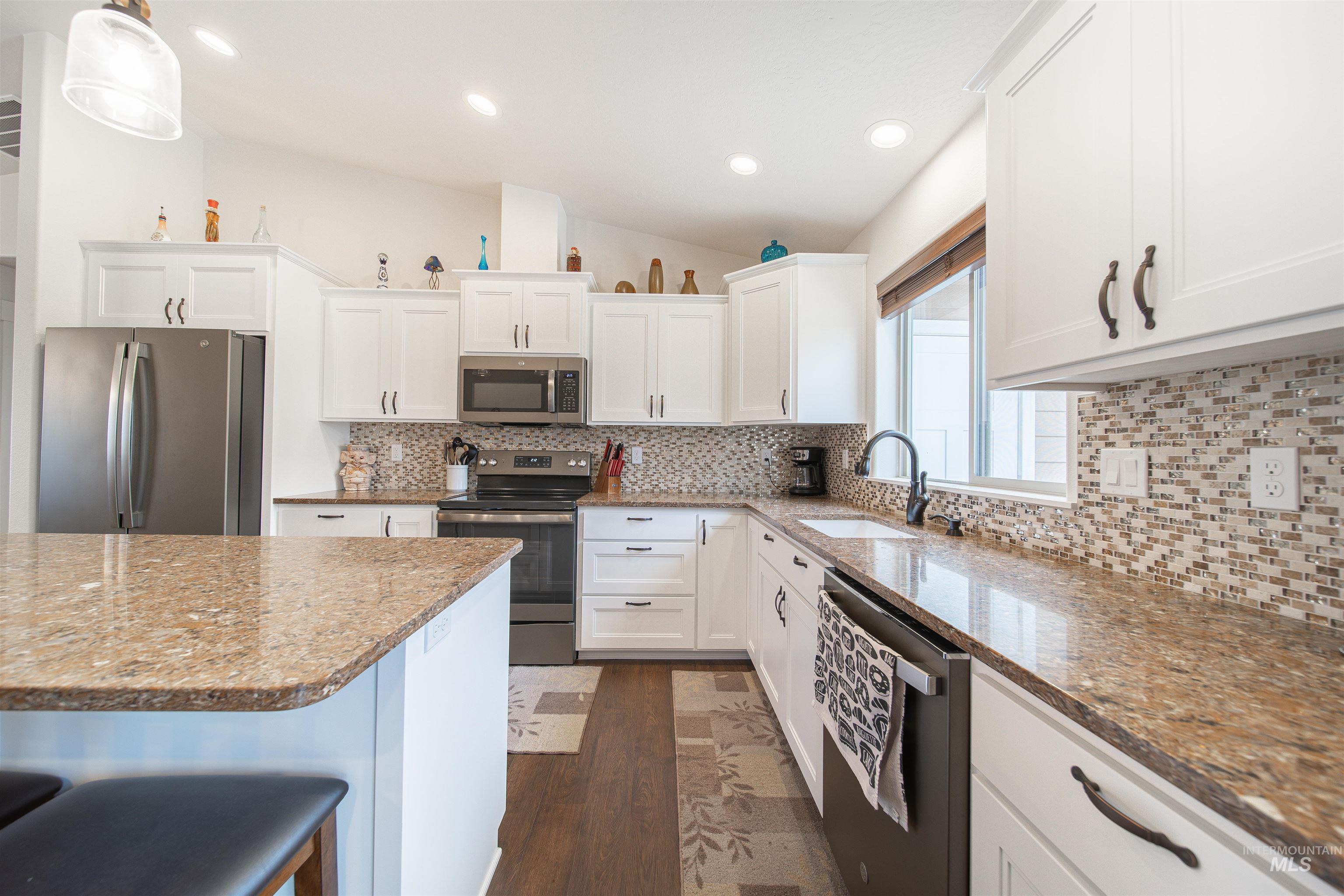 1727 Canyon Crest Way, Lewiston, Idaho 83501, 3 Bedrooms, 2 Bathrooms, Residential For Sale, Price $525,000, 98964597
