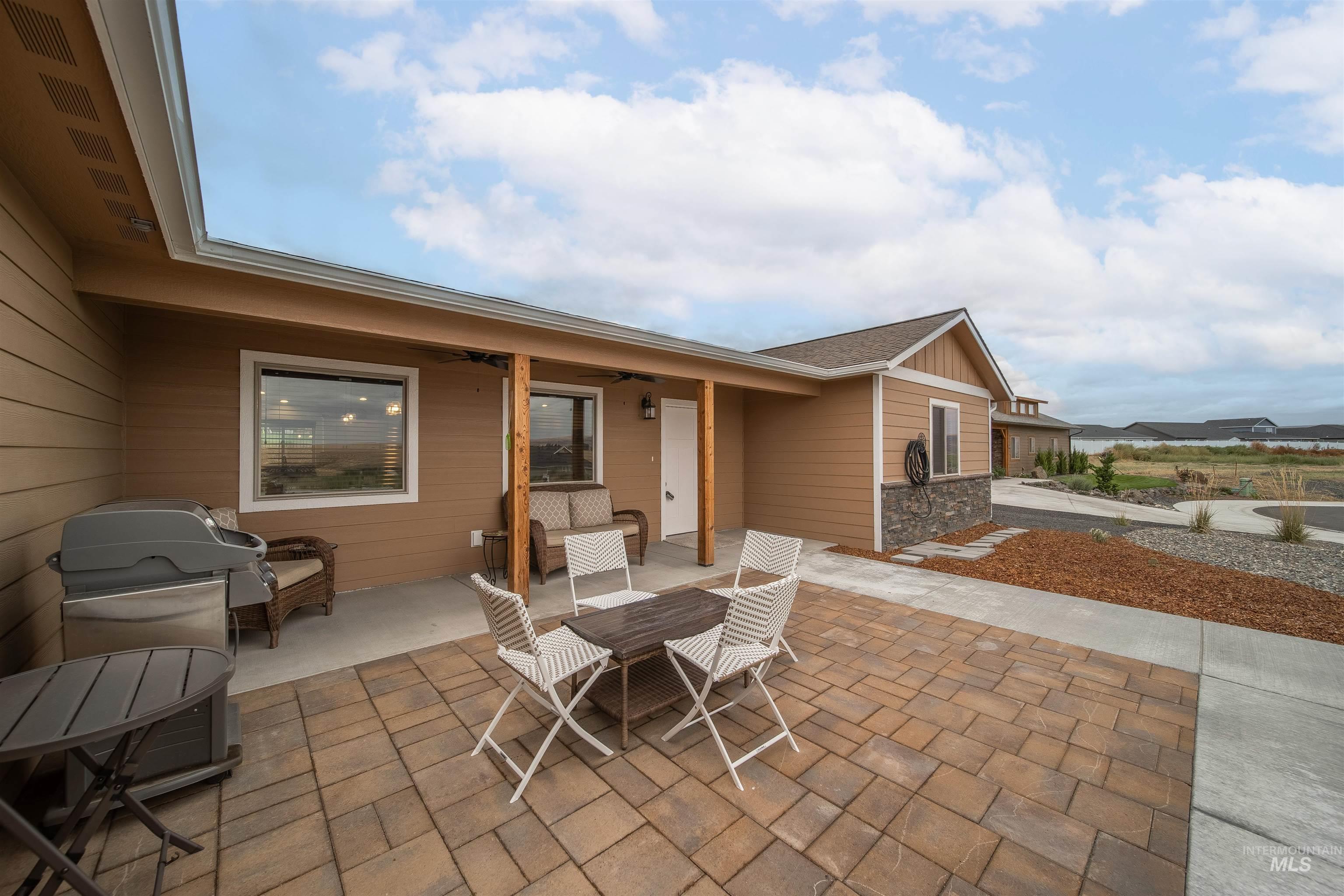 1727 Canyon Crest Way, Lewiston, Idaho 83501, 3 Bedrooms, 2 Bathrooms, Residential For Sale, Price $525,000, 98964597