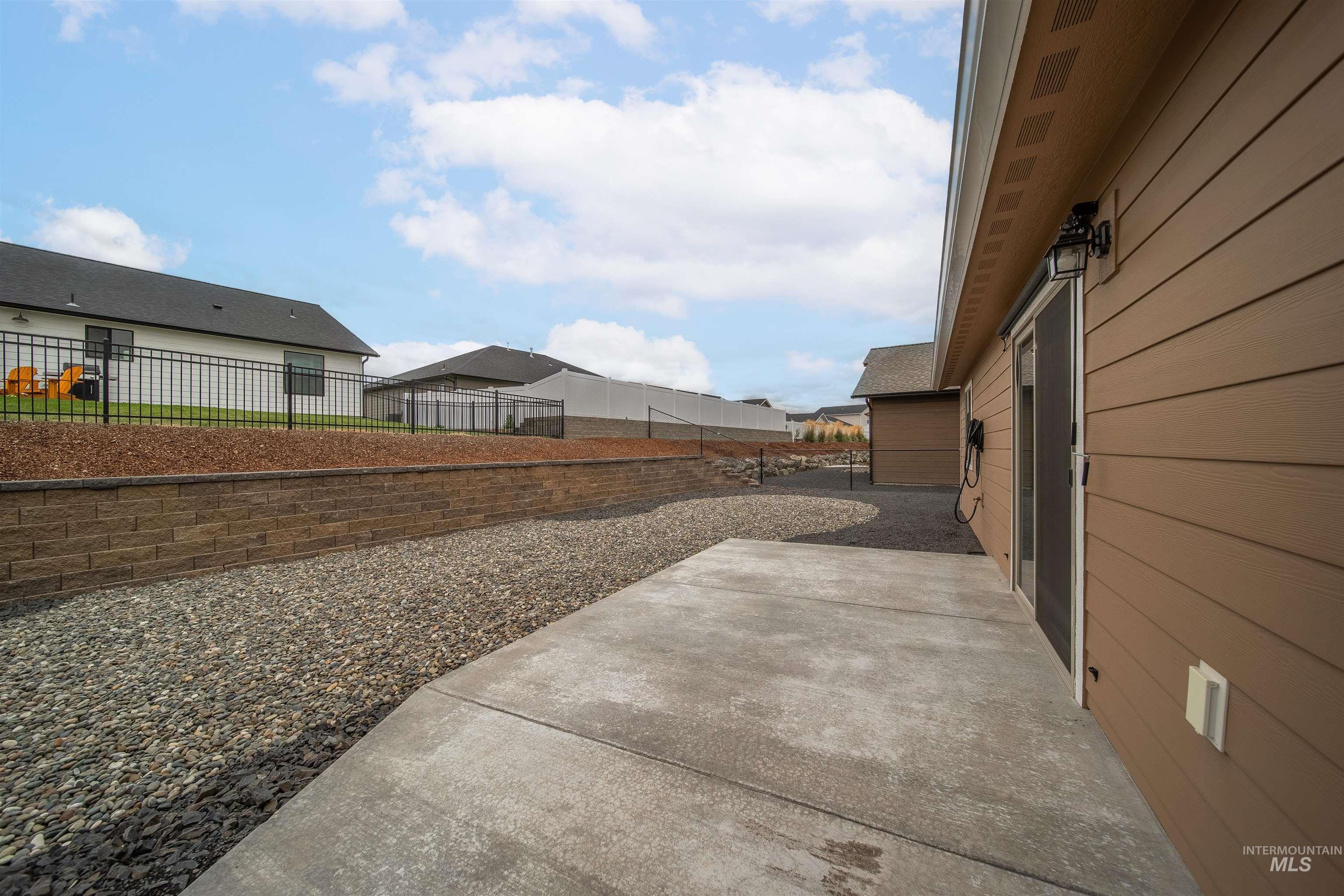 1727 Canyon Crest Way, Lewiston, Idaho 83501, 3 Bedrooms, 2 Bathrooms, Residential For Sale, Price $525,000, 98964597