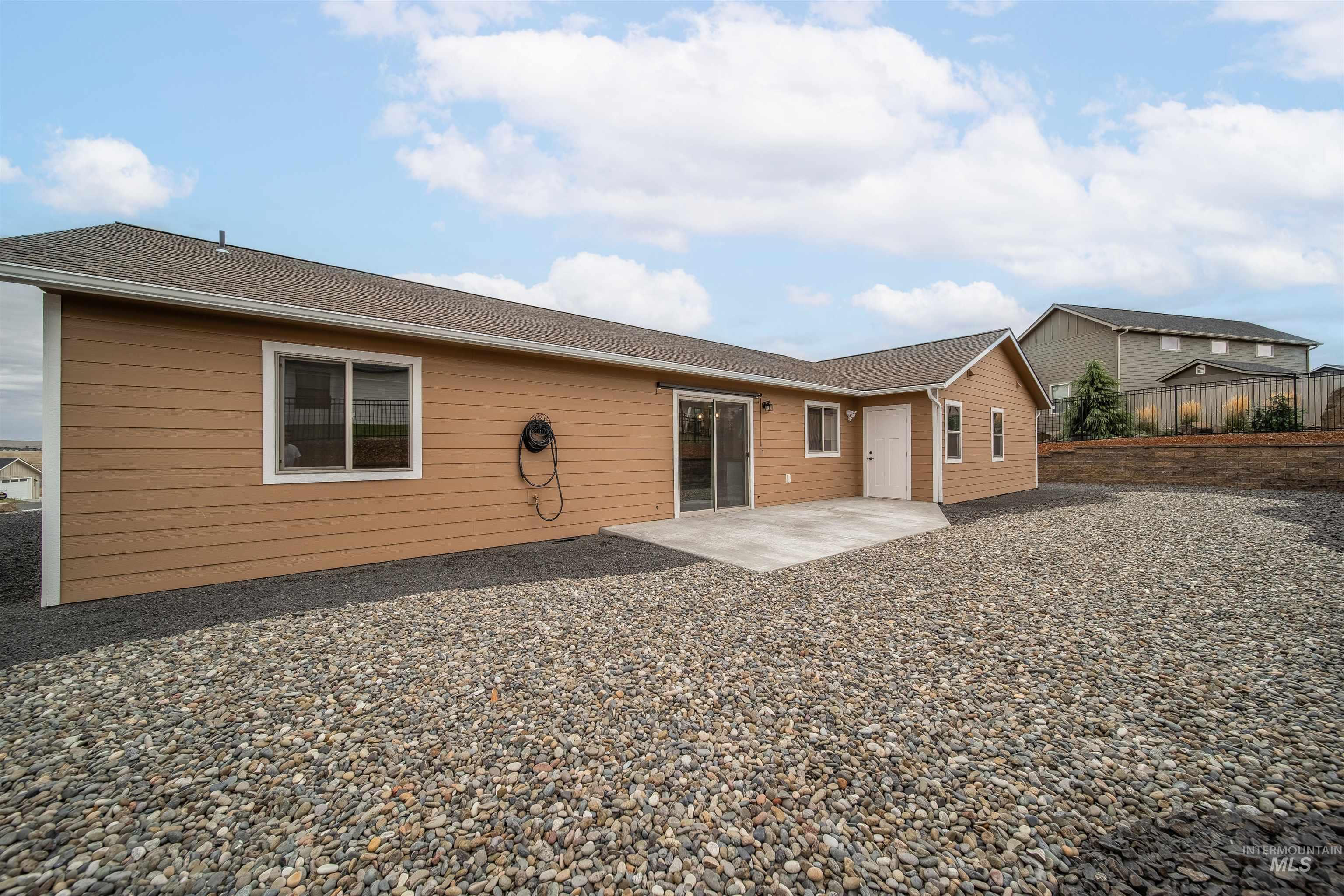 1727 Canyon Crest Way, Lewiston, Idaho 83501, 3 Bedrooms, 2 Bathrooms, Residential For Sale, Price $525,000, 98964597