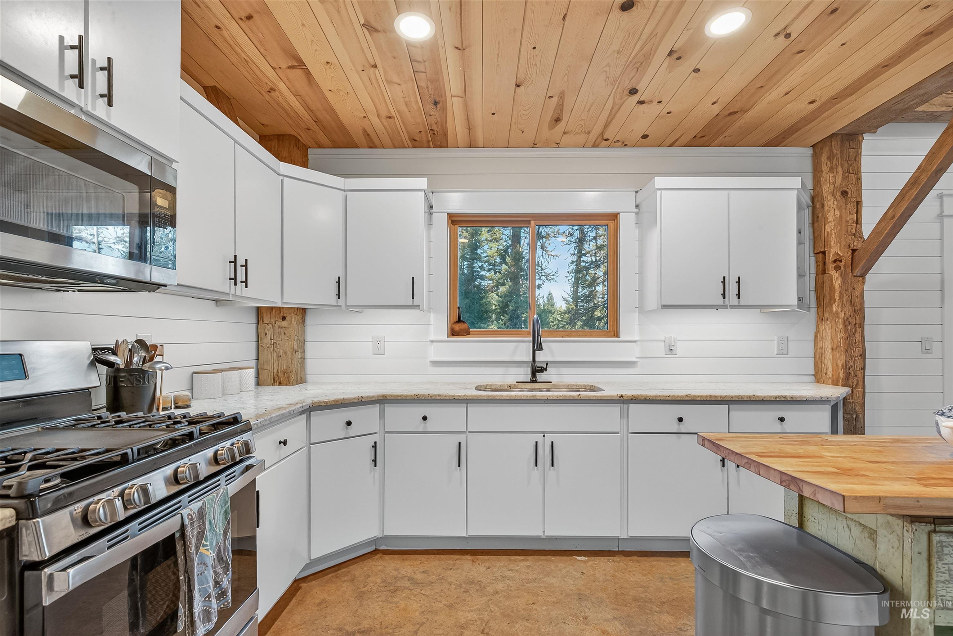 1005/1009 Williams Ln, Deary, Idaho 83823, 2 Bedrooms, 2 Bathrooms, Residential For Sale, Price $980,000, 98964598