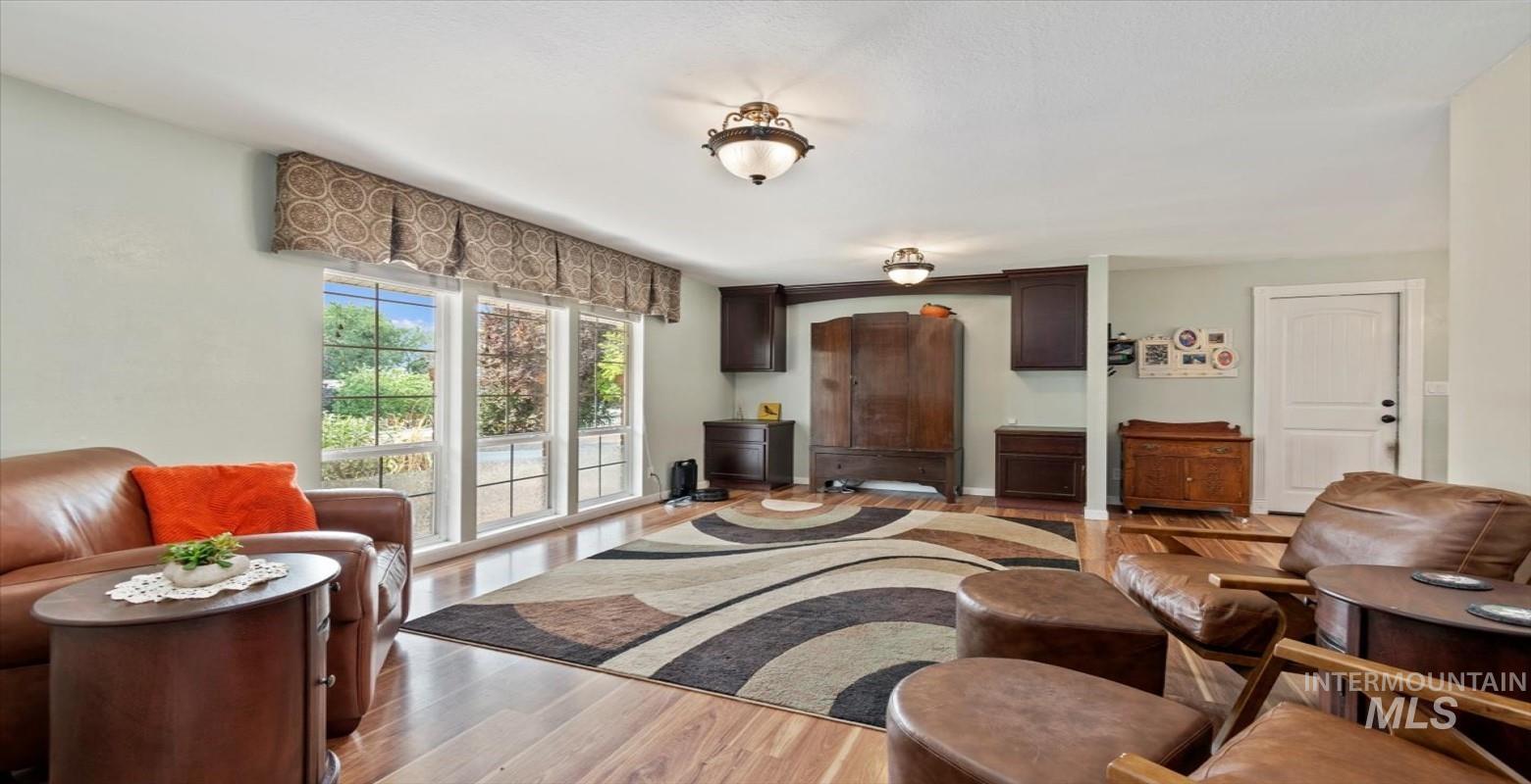 7412 S Glenridge View Drive, Boise, Idaho 83709, 4 Bedrooms, 3 Bathrooms, Residential For Sale, Price $529,900, 98964605