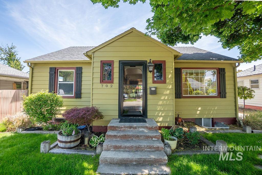 702 S Opal St, Boise, Idaho 83705, 3 Bedrooms, 2 Bathrooms, Residential For Sale, Price $549,888, 98964621