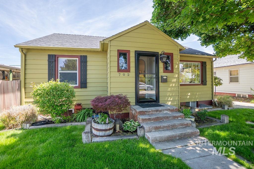 702 S Opal St, Boise, Idaho 83705, 3 Bedrooms, 2 Bathrooms, Residential For Sale, Price $549,888, 98964621