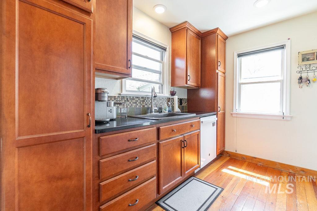 702 S Opal St, Boise, Idaho 83705, 3 Bedrooms, 2 Bathrooms, Residential For Sale, Price $549,888, 98964621