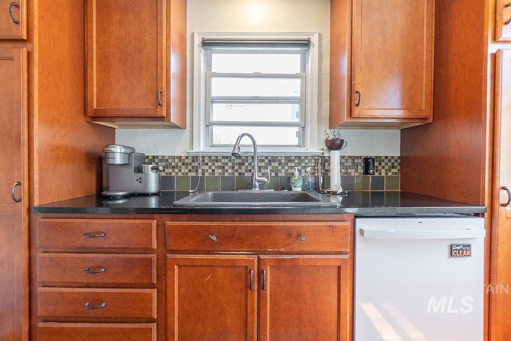 702 S Opal St, Boise, Idaho 83705, 3 Bedrooms, 2 Bathrooms, Residential For Sale, Price $549,888, 98964621