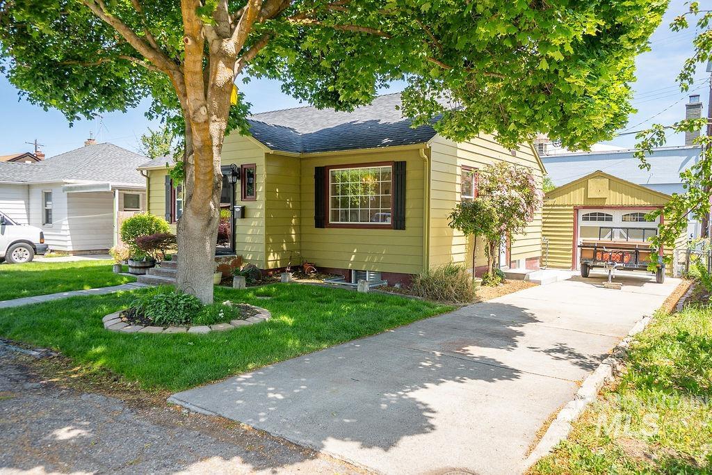 702 S Opal St, Boise, Idaho 83705, 3 Bedrooms, 2 Bathrooms, Residential For Sale, Price $549,888, 98964621