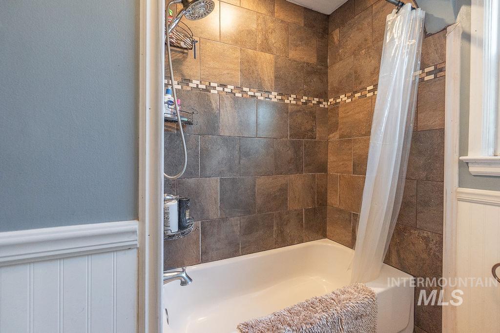 702 S Opal St, Boise, Idaho 83705, 3 Bedrooms, 2 Bathrooms, Residential For Sale, Price $549,888, 98964621