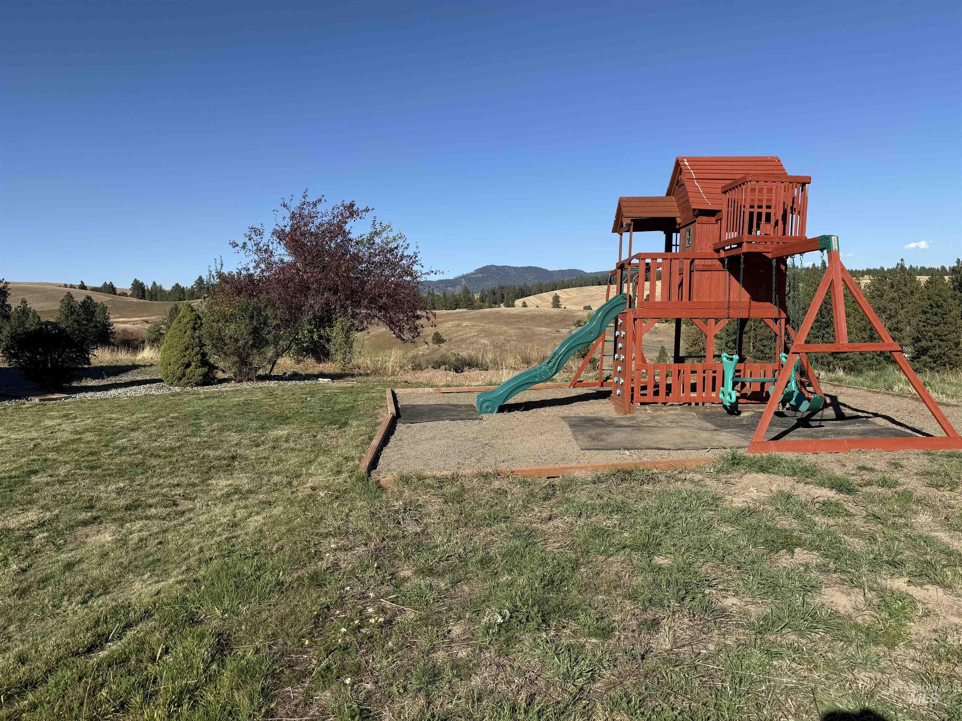 1030 Reams Road, Moscow, Idaho 83848, 7 Bedrooms, 3 Bathrooms, Residential For Sale, Price $1,395,000, 98964622