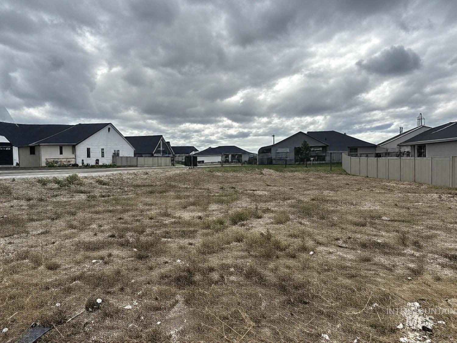 View of yard featuring a residential view