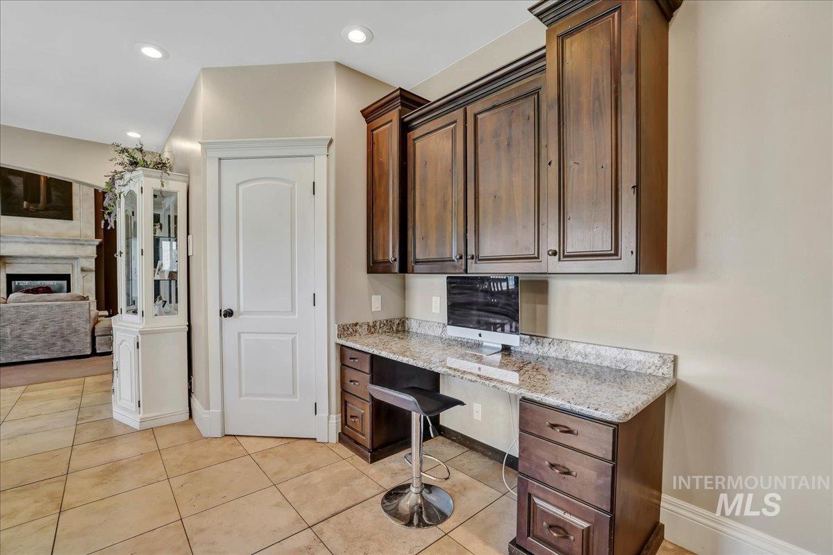 20 W 218 S, Burley, Idaho 83318-0000, 8 Bedrooms, 5 Bathrooms, Residential For Sale, Price $1,100,000, 98964633