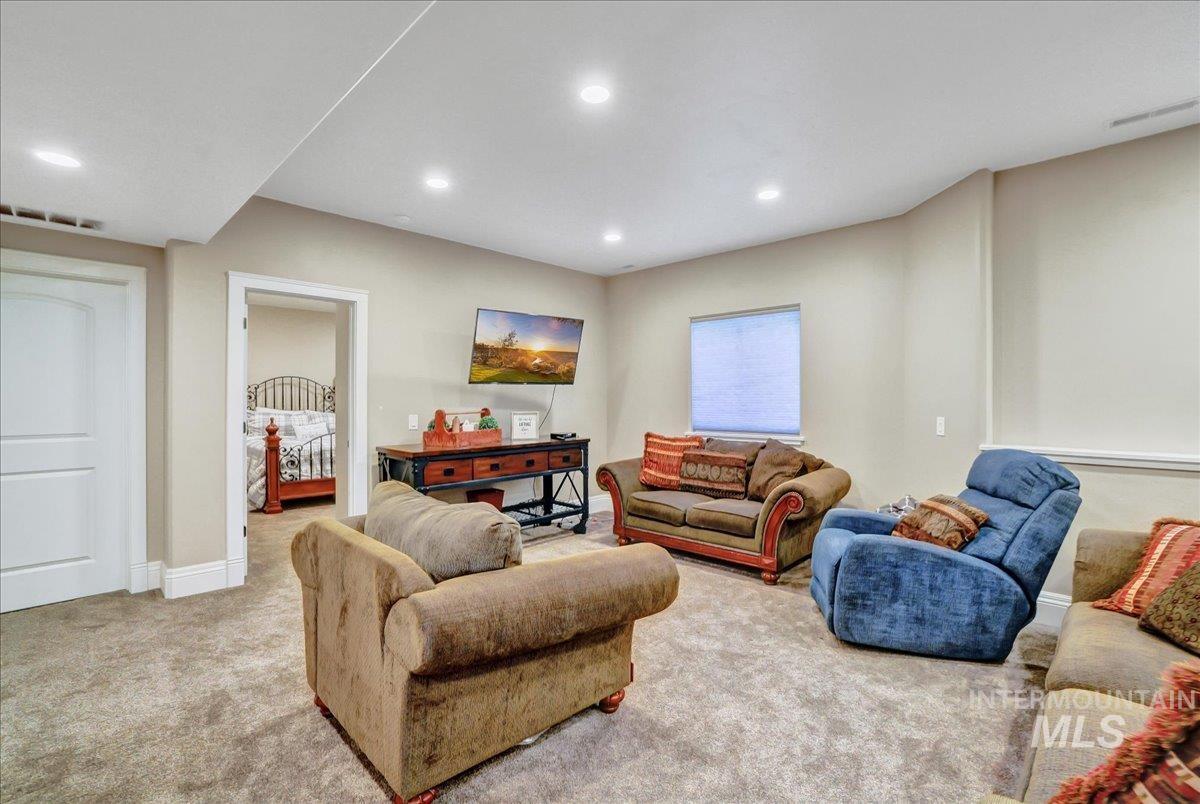 20 W 218 S, Burley, Idaho 83318-0000, 8 Bedrooms, 5 Bathrooms, Residential For Sale, Price $1,100,000, 98964633
