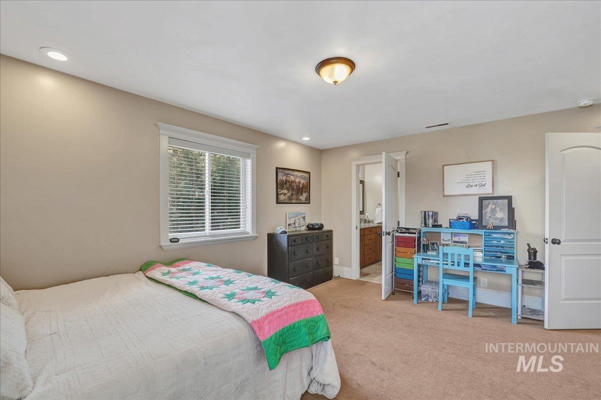 20 W 218 S, Burley, Idaho 83318-0000, 8 Bedrooms, 5 Bathrooms, Residential For Sale, Price $1,100,000, 98964633