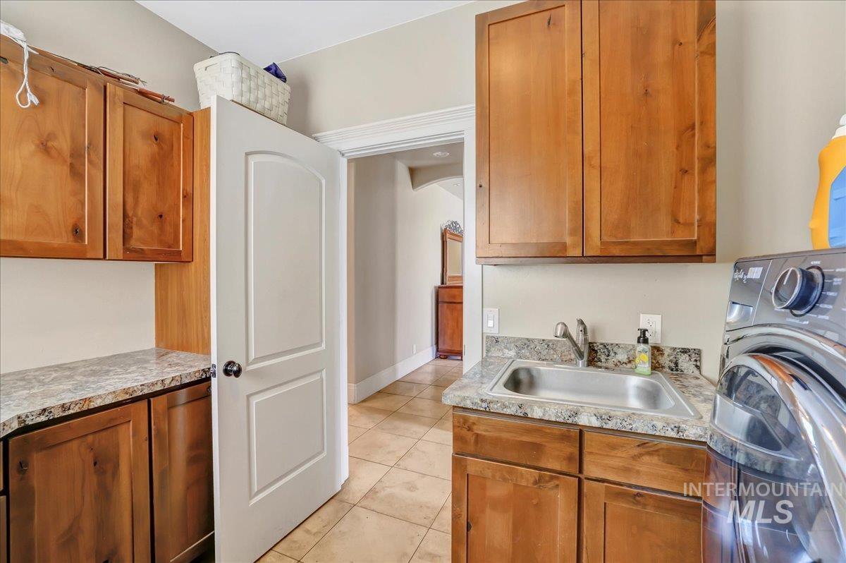 20 W 218 S, Burley, Idaho 83318-0000, 8 Bedrooms, 5 Bathrooms, Residential For Sale, Price $1,100,000, 98964633