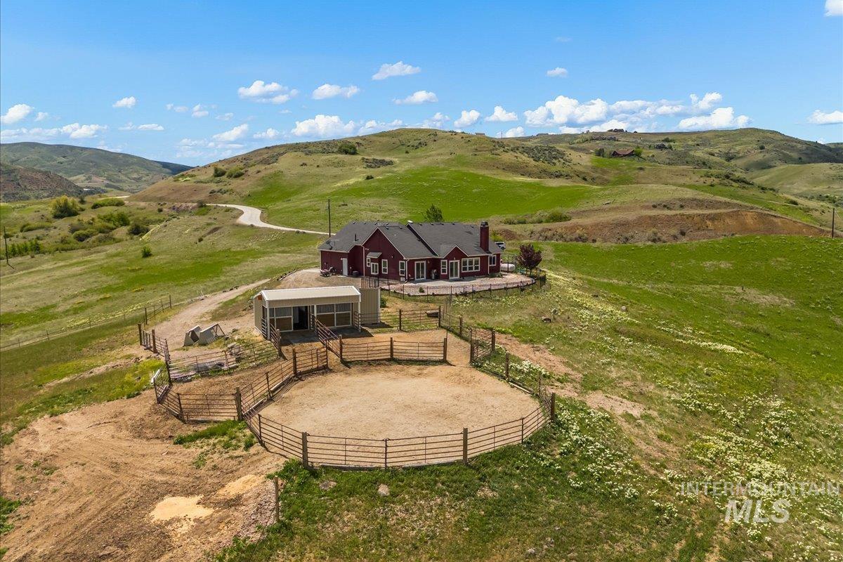 160 Summit Ridge Rd, Horseshoe Bend, Idaho 83629, 3 Bedrooms, 3 Bathrooms, Residential For Sale, Price $789,900, 98964635