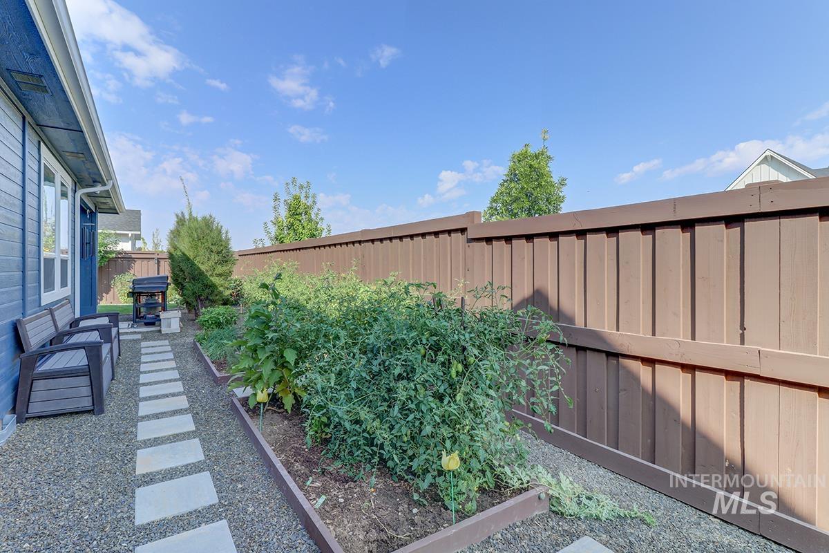 6119 N Farleigh Ave, Meridian, Idaho 83646, 5 Bedrooms, 3 Bathrooms, Residential For Sale, Price $1,139,000, 98964675