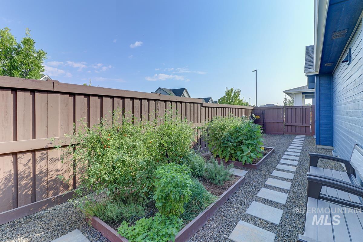 6119 N Farleigh Ave, Meridian, Idaho 83646, 5 Bedrooms, 3 Bathrooms, Residential For Sale, Price $1,139,000, 98964675