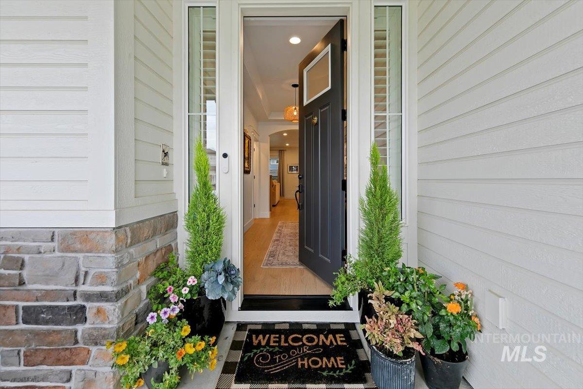 6092 S Thumbelina Ave, Meridian, Idaho 83642, 4 Bedrooms, 2.5 Bathrooms, Residential For Sale, Price $779,000, 98964702
