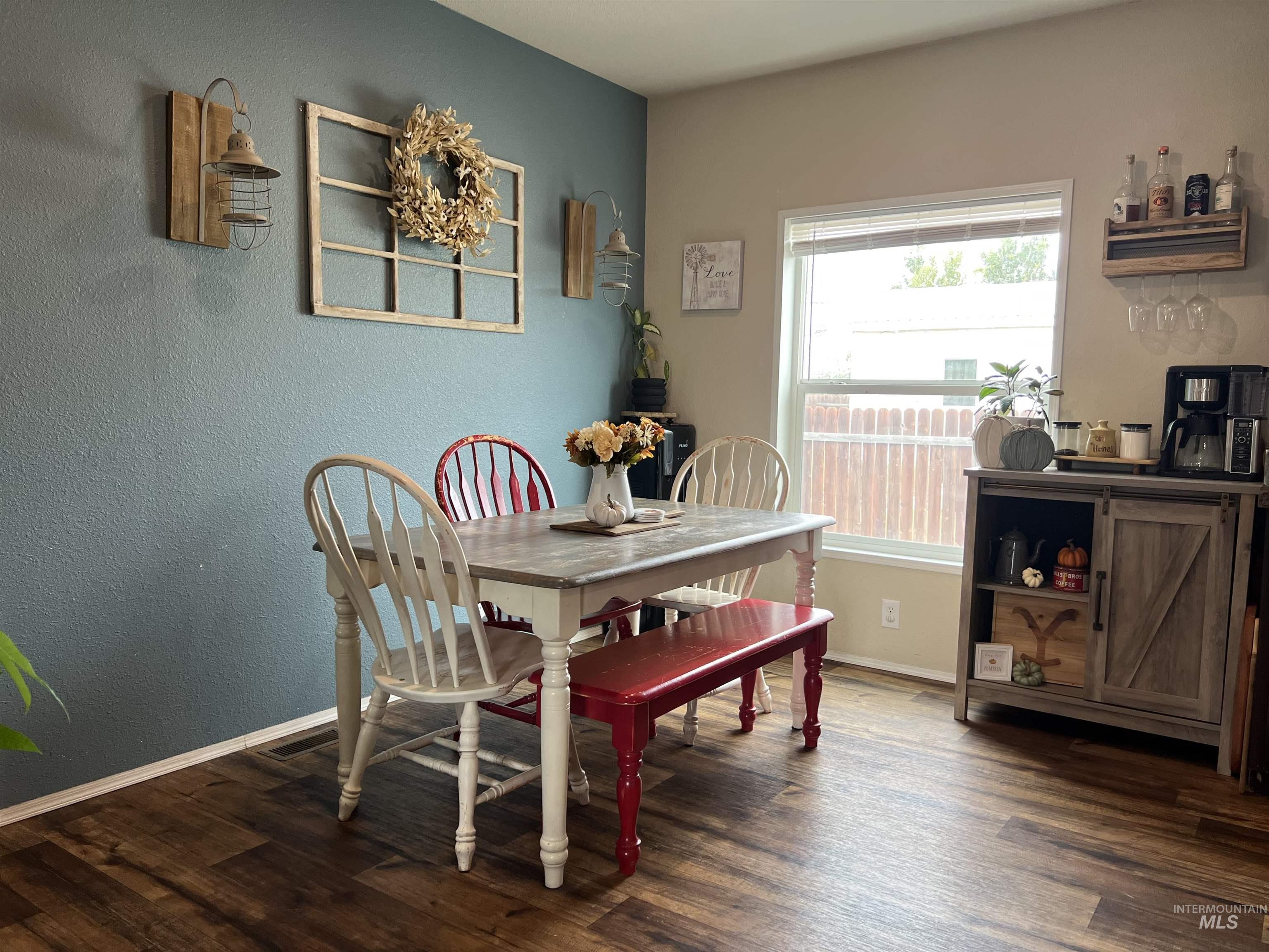 608 Roosevelt Ave., Grand View, Idaho 83624, 3 Bedrooms, 2 Bathrooms, Residential For Sale, Price $215,000, 98964718