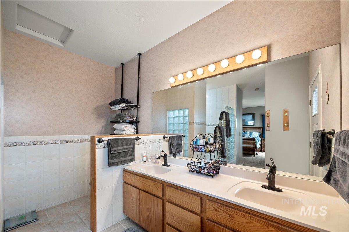 17369 Beet Rd, Caldwell, Idaho 83705, 3 Bedrooms, 2.5 Bathrooms, Residential For Sale, Price $2,100,000, 98964731