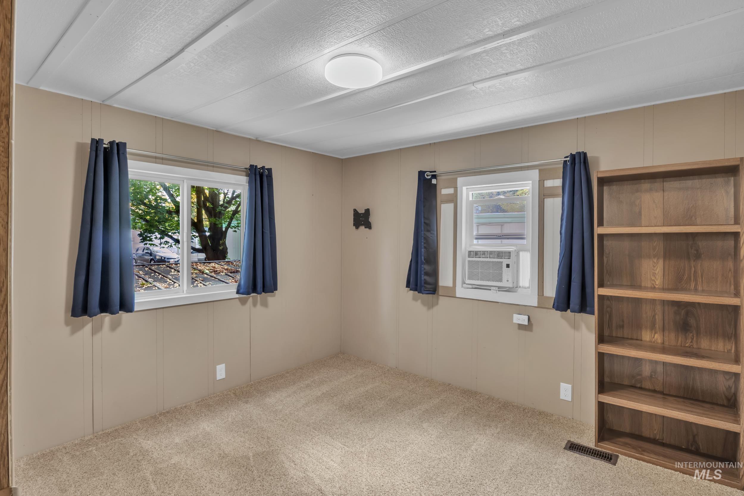 790 N Riviera Dr, Boise, Idaho 83703, 3 Bedrooms, 1.5 Bathrooms, Residential For Sale, Price $95,000, 98964732