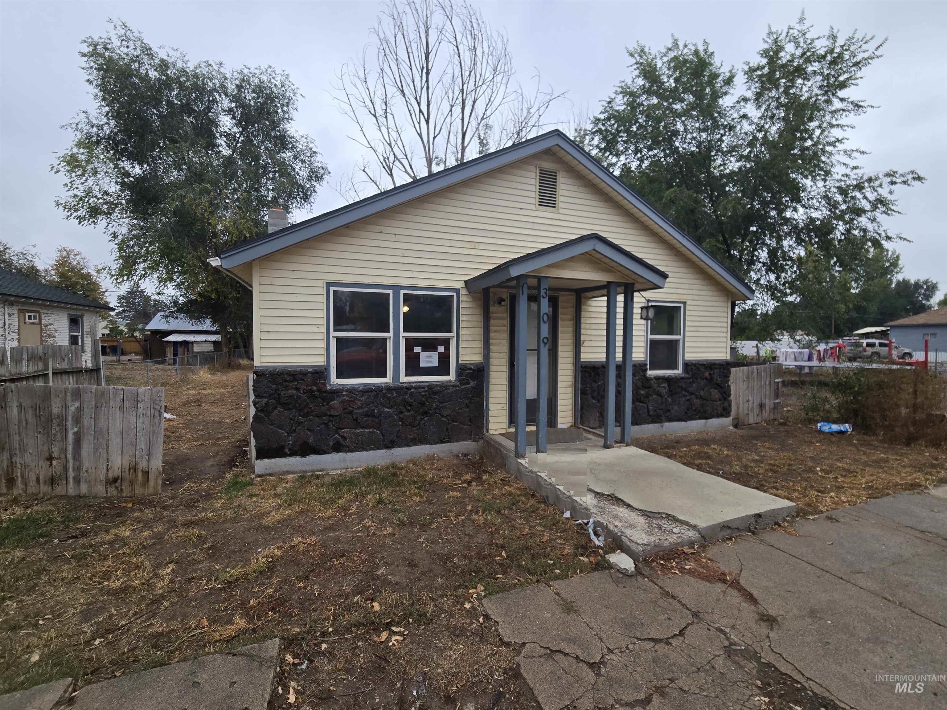 309 Nebraska, Gooding, Idaho 83330, 2 Bedrooms, 1 Bathroom, Residential For Sale, Price $135,000, 98964744