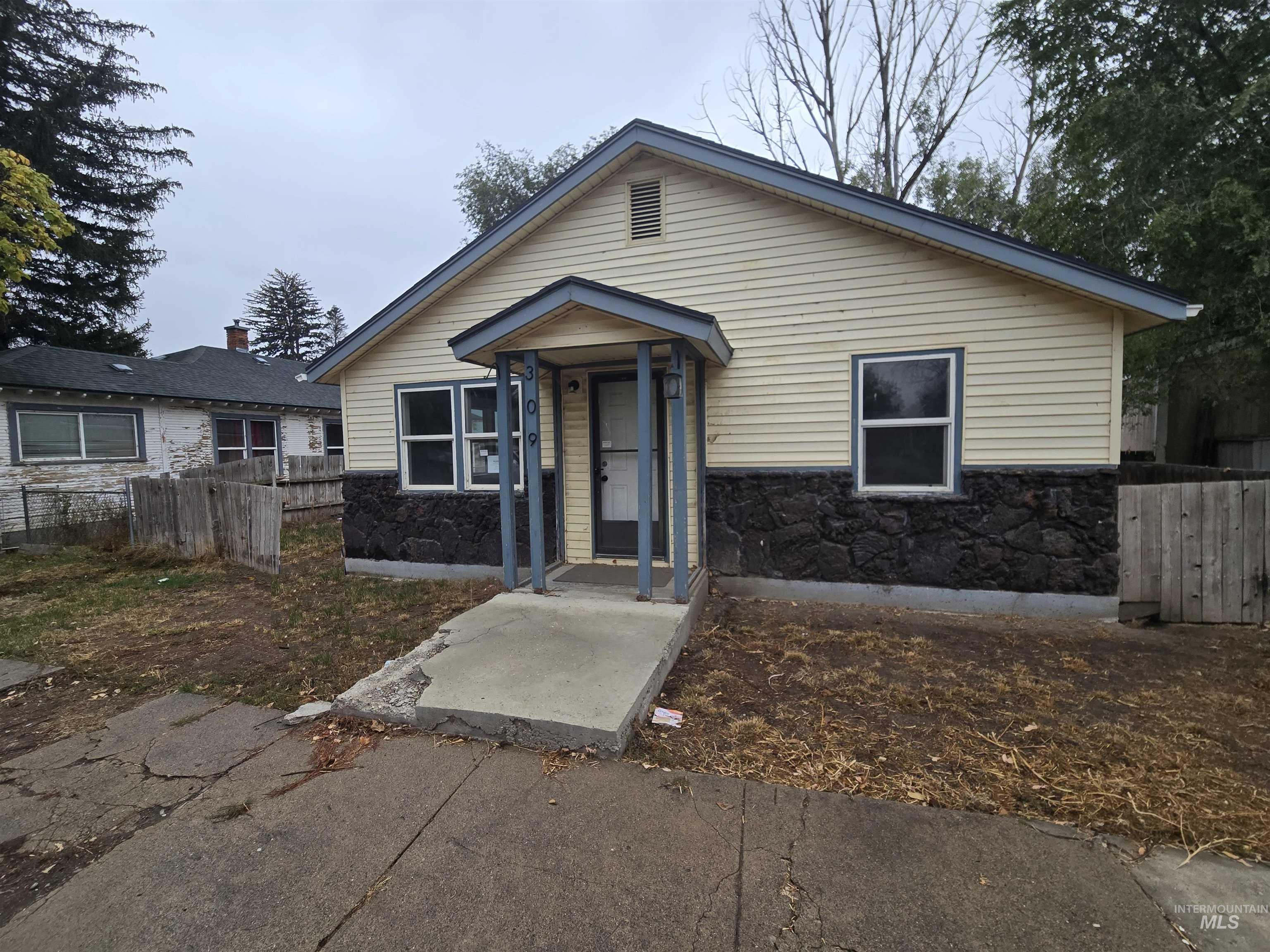 309 Nebraska, Gooding, Idaho 83330, 2 Bedrooms, 1 Bathroom, Residential For Sale, Price $135,000, 98964744