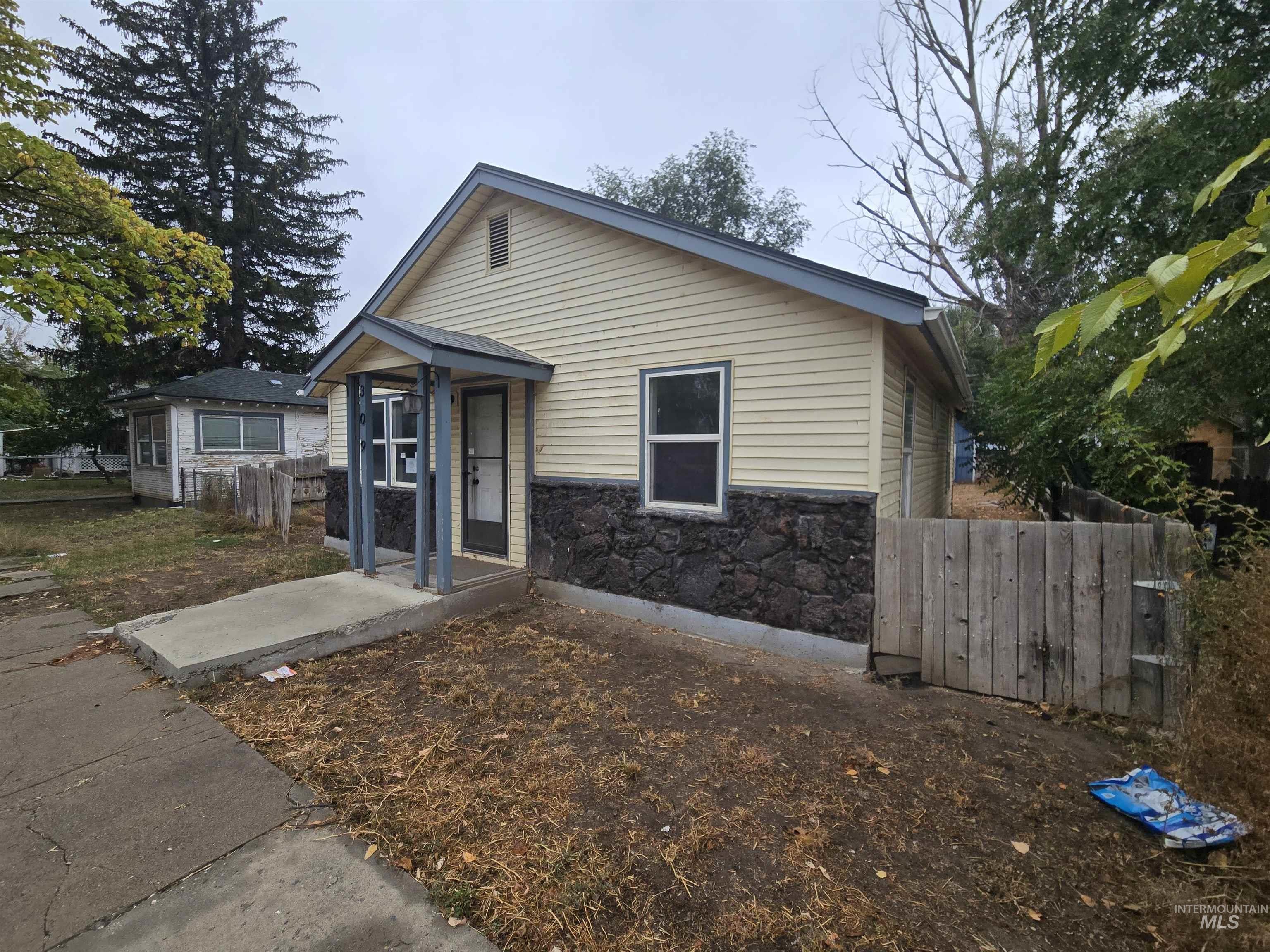 309 Nebraska, Gooding, Idaho 83330, 2 Bedrooms, 1 Bathroom, Residential For Sale, Price $135,000, 98964744