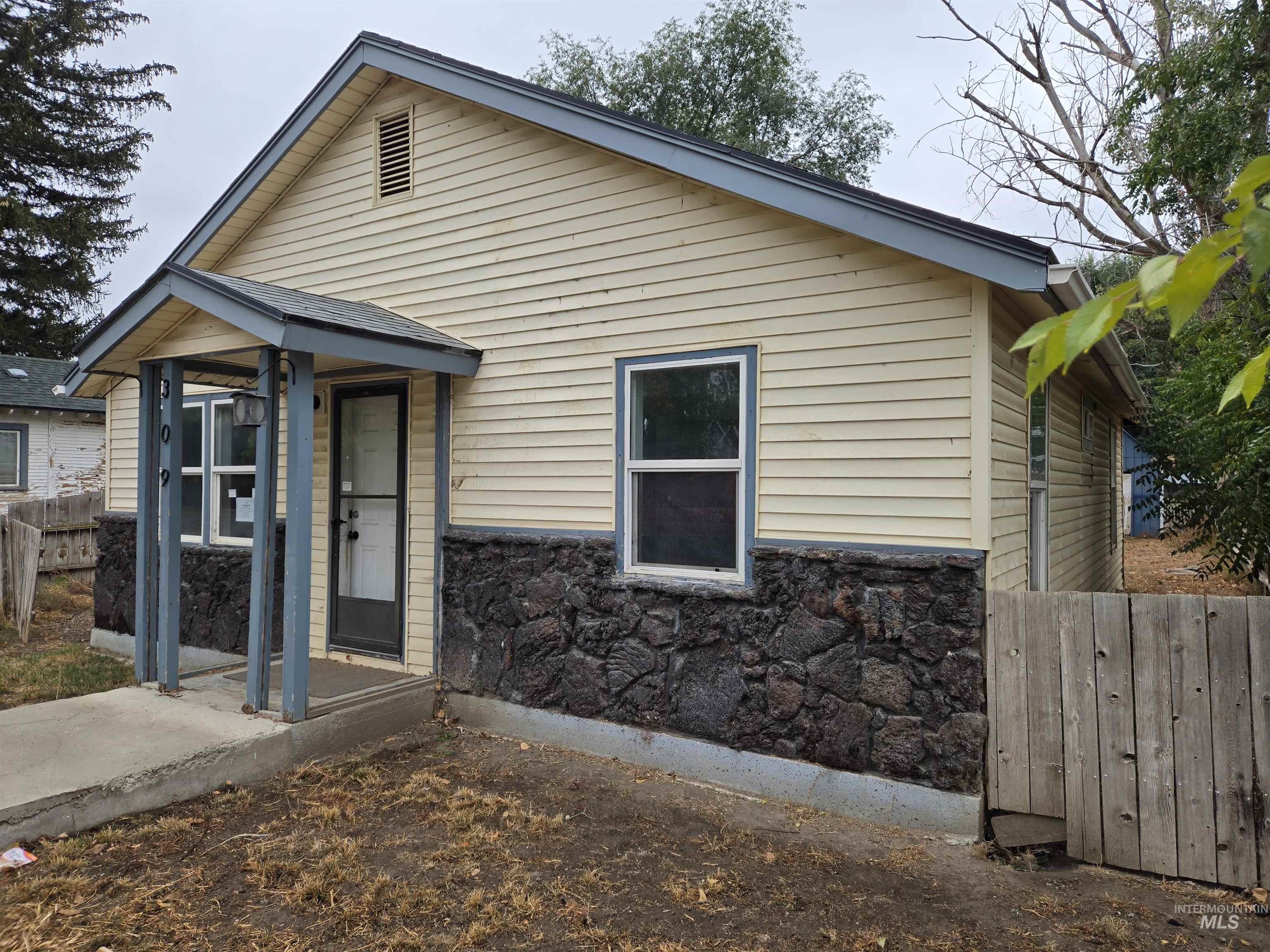309 Nebraska, Gooding, Idaho 83330, 2 Bedrooms, 1 Bathroom, Residential For Sale, Price $135,000, 98964744