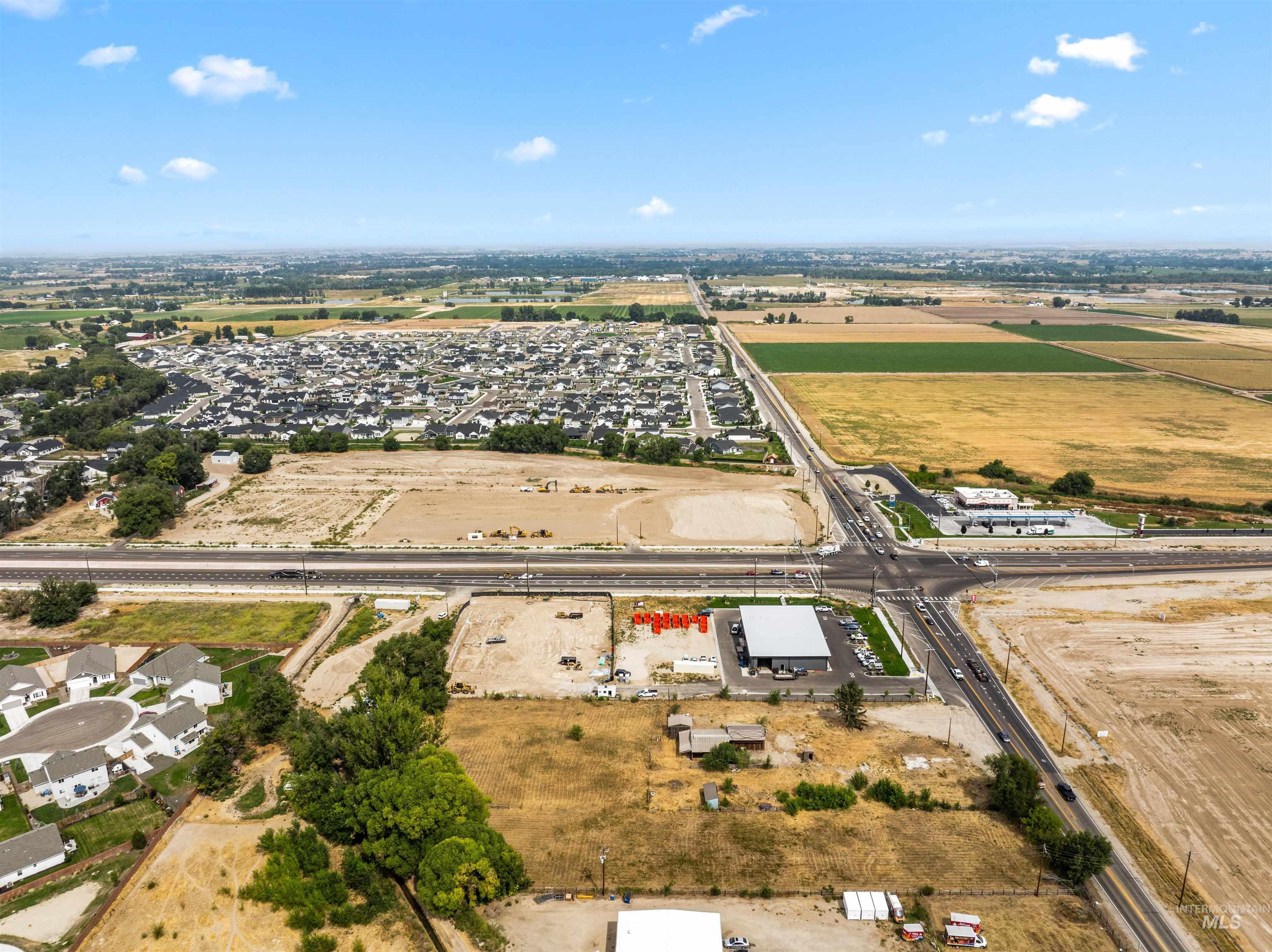 Aerial view of property and surrounding area