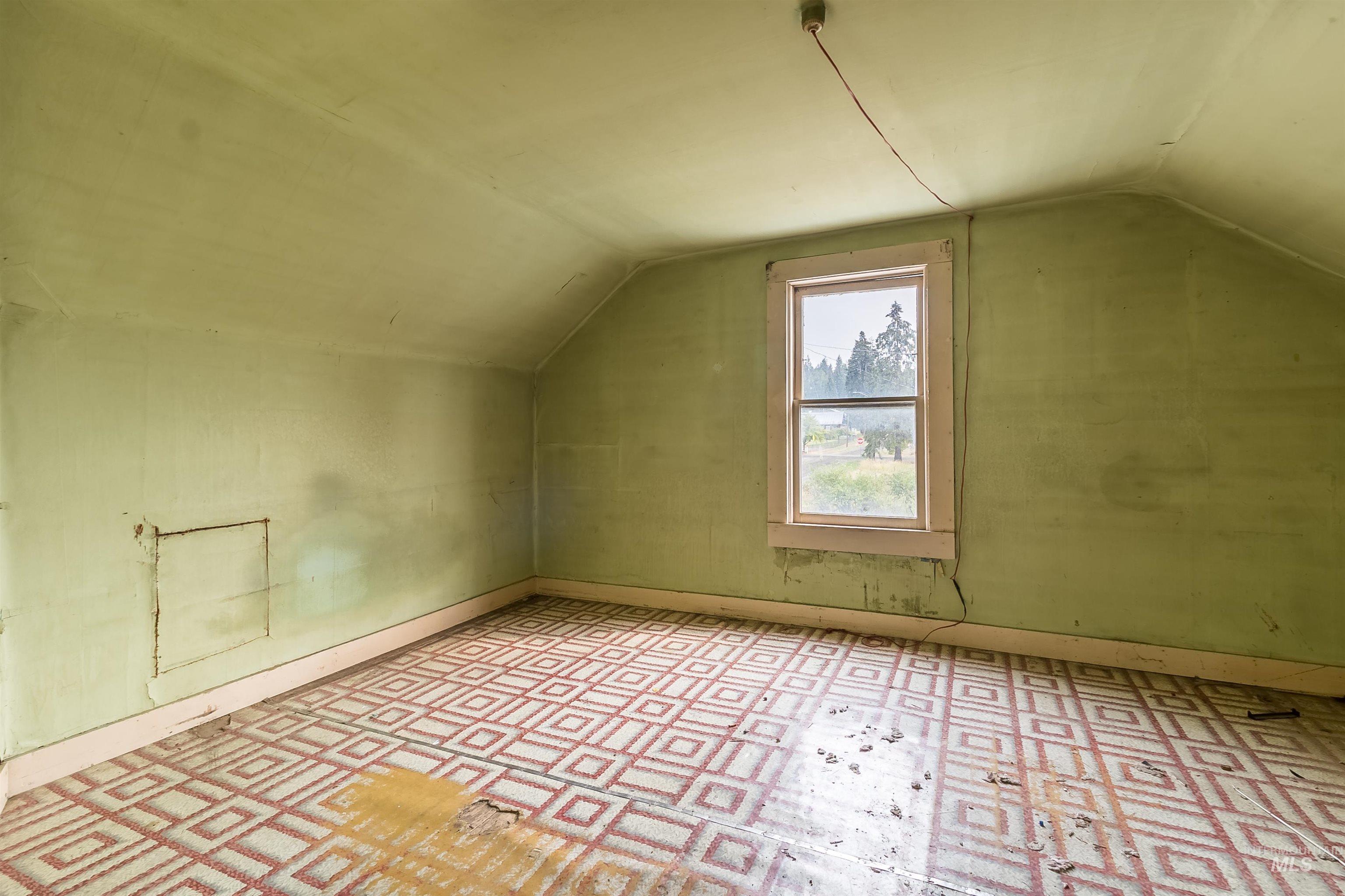 310 2nd Ave, Bovill, Idaho 83806, 3 Bedrooms, 1 Bathroom, Residential For Sale, Price $112,000, 98964776