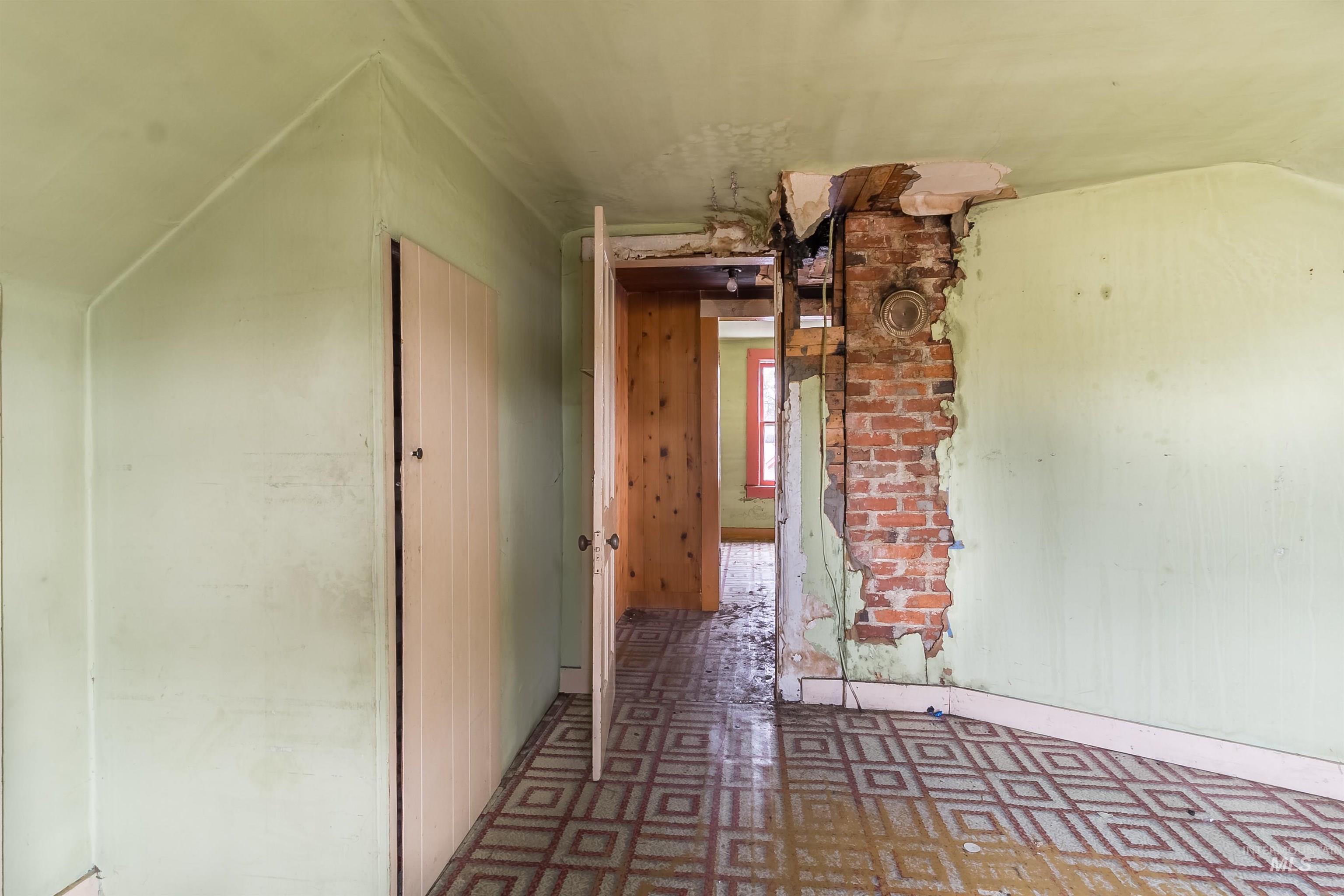 310 2nd Ave, Bovill, Idaho 83806, 3 Bedrooms, 1 Bathroom, Residential For Sale, Price $112,000, 98964776