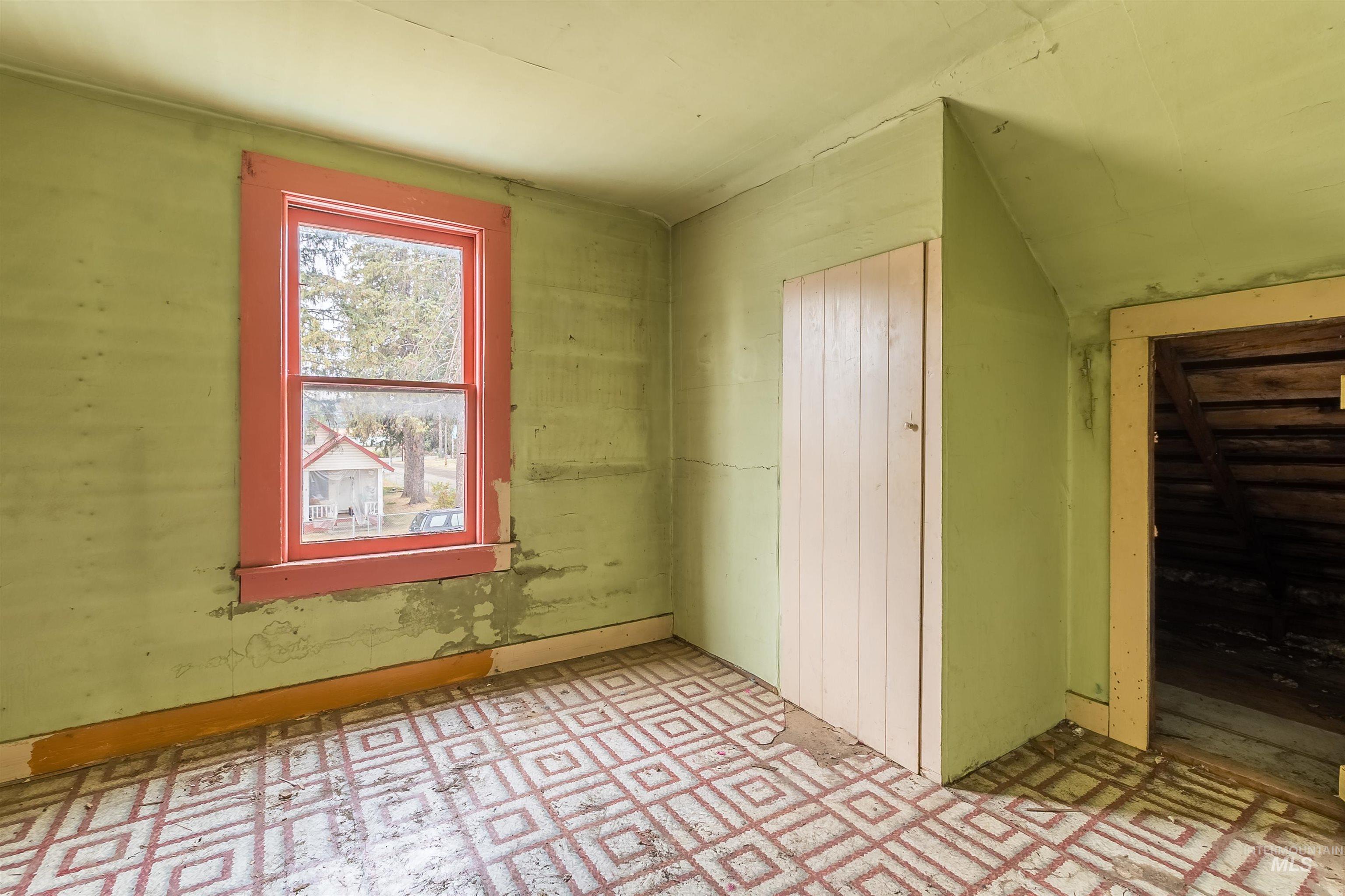 310 2nd Ave, Bovill, Idaho 83806, 3 Bedrooms, 1 Bathroom, Residential For Sale, Price $112,000, 98964776